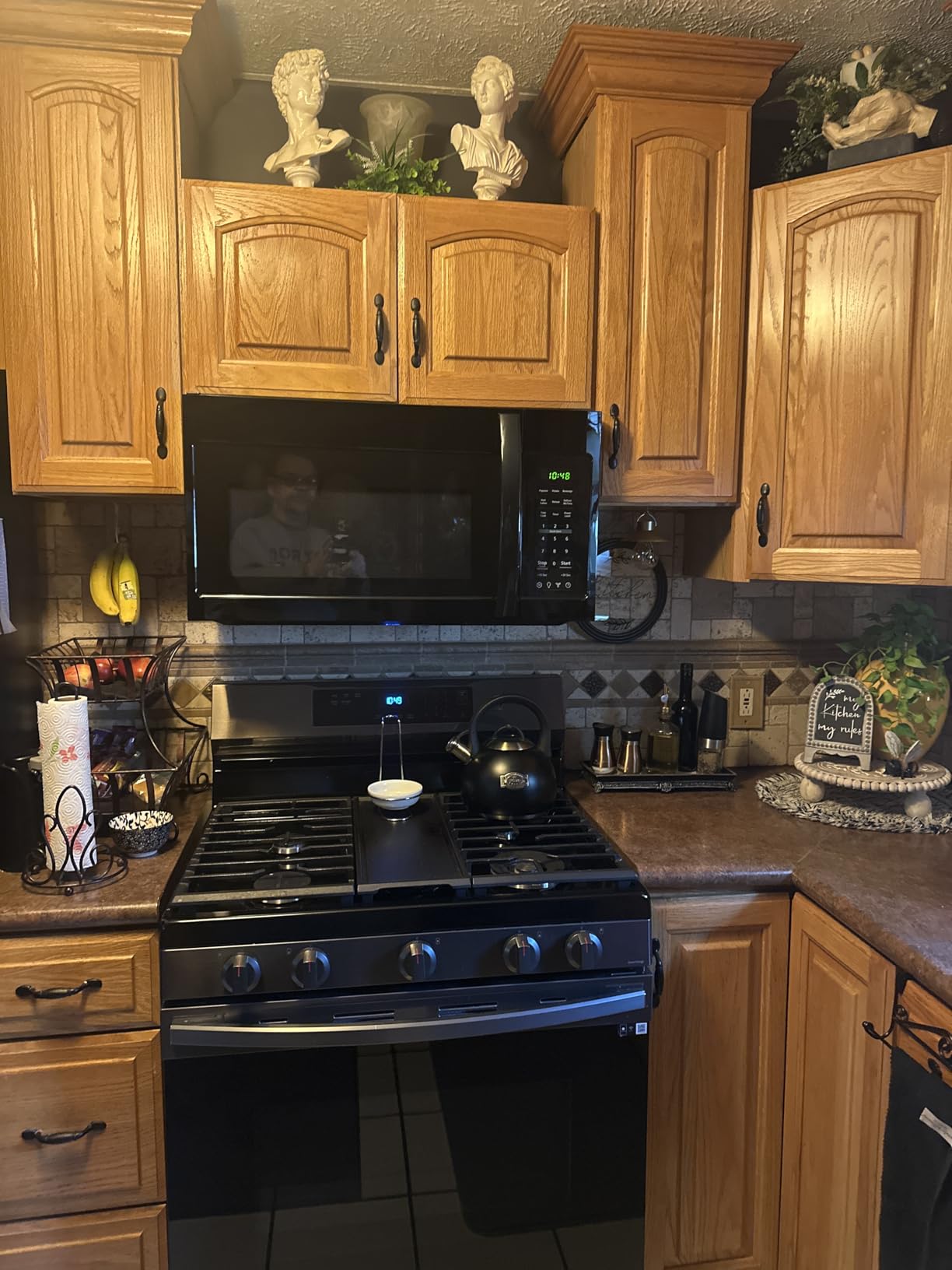 BLACK+DECKER Over the Range Microwave Oven, 1.7 Cu.Ft, 1000W, Black | Over the Stove Microwave, Vent Fan, One-Touch Auto Cook, 10 Power Levels, Child Lock customer photo 2