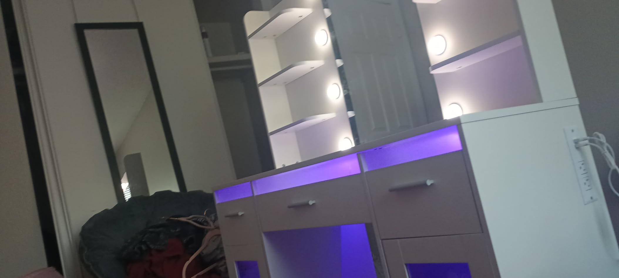 HUAHUU Vanity Desk, Makeup Vanity Desk with Mirror and Lights 3 Colors, Transparent Top with 3 RGB Drawers, 6 Shelves, 2 Large Tempered Cabinets, Power Outlet, for Bedroom, White customer photo 1