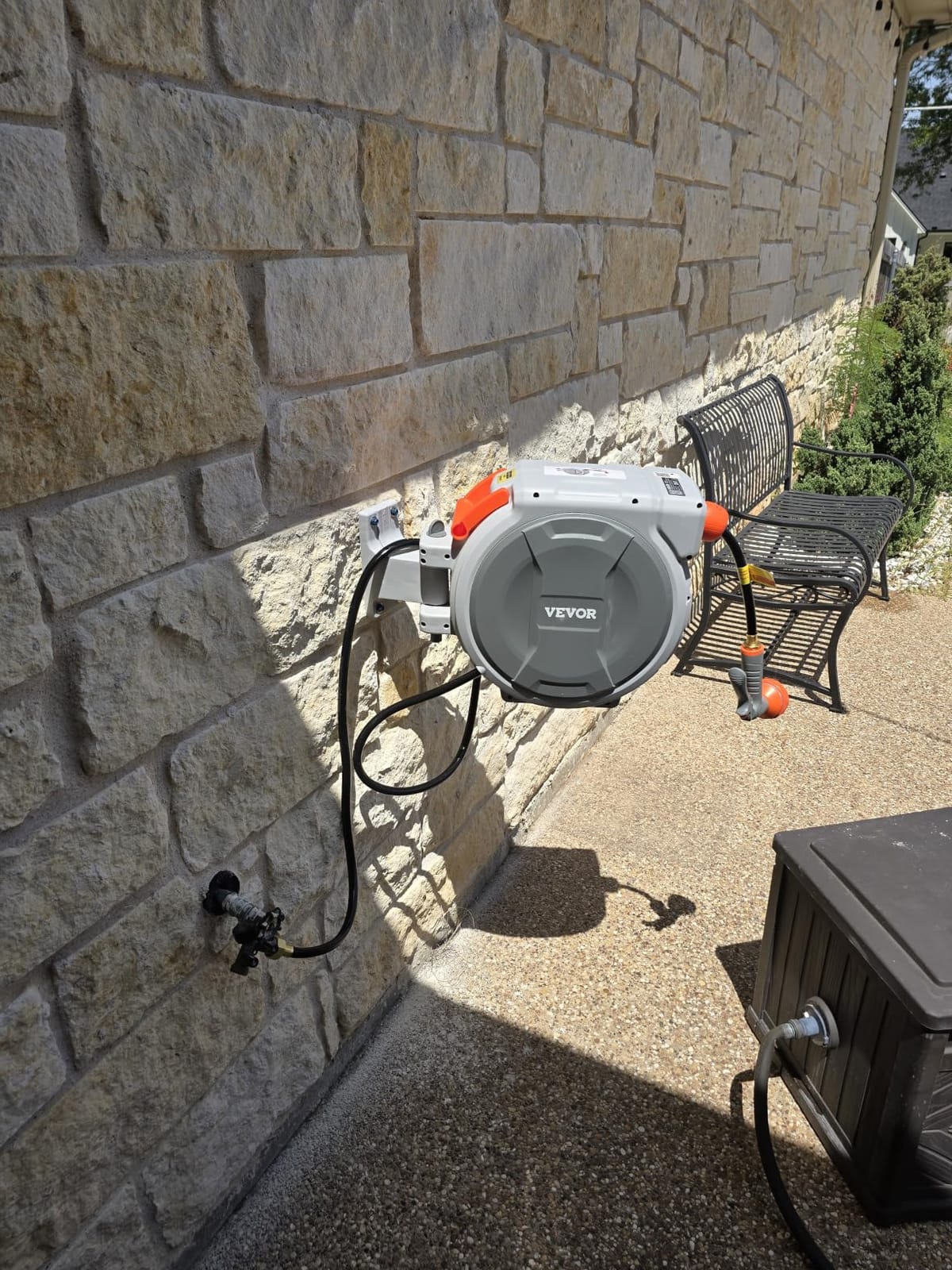 VEVOR Retractable Garden Hose Reel 84 ft customer photo 2