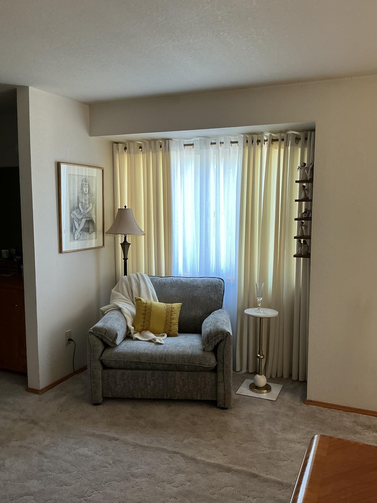 Oversized Accent Chair, 41 Inch Chenille Fabric Armchair, Comfy Single Sofa Chair with Padded Arms, Pocket Spring Cushion, Modern Reading Chair for Living Room, Bedroom, Beige customer photo 2