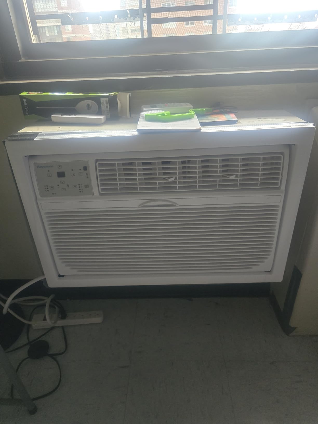 Keystone 10,000 BTU Wall Air Conditioner and Dehumidifier, 115V, Quiet, High Efficiency, for Bedroom, Bathroom, Nursery, Small-Medium Sized Rooms up to 450 Sq.Ft. customer photo 1