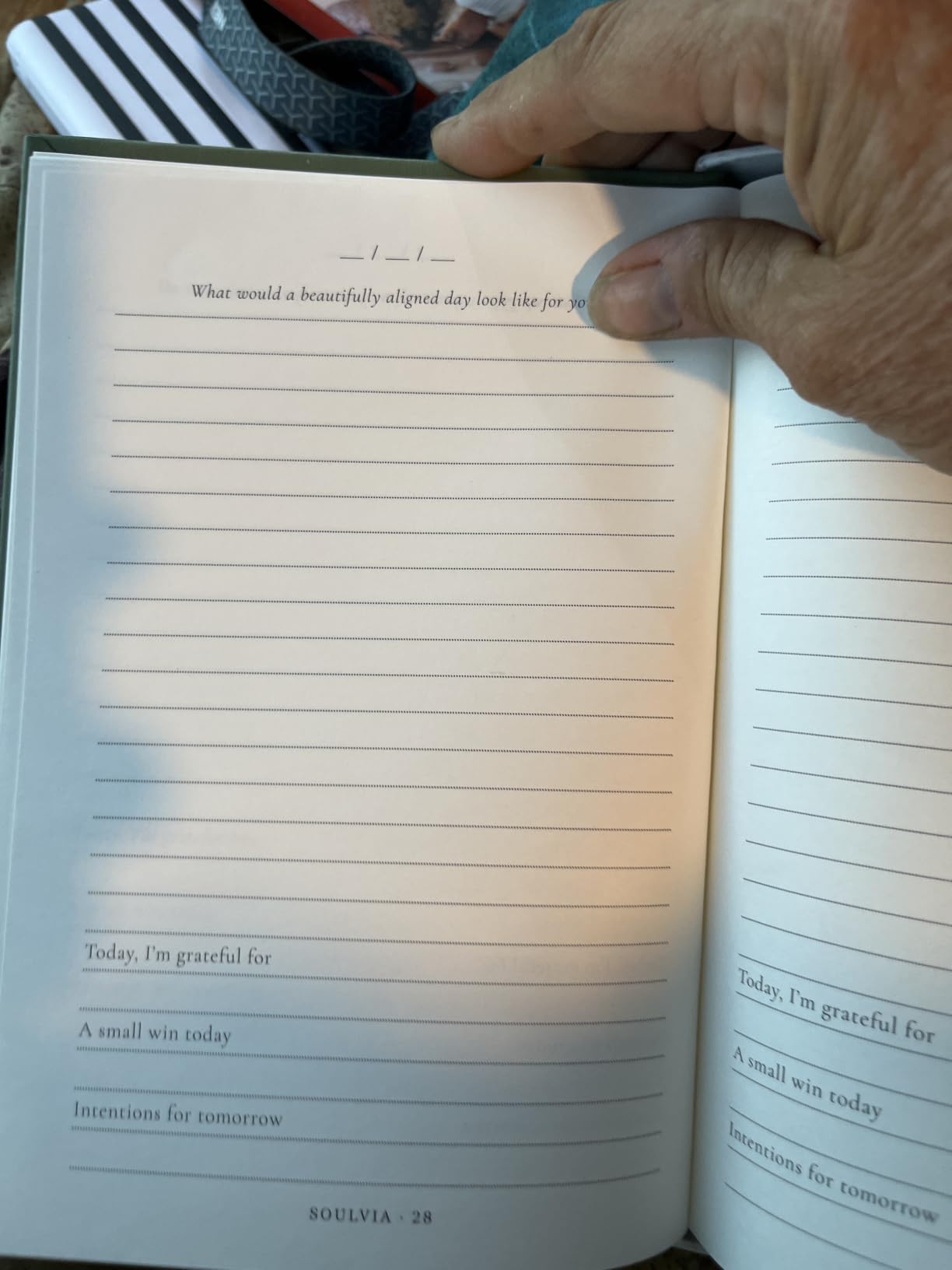 Guided Journal for Self-Discovery - 180 Undated Prompts | Gratitude, Healing, Reflection, Mindfulness & Personal Growth for Emotional Clarity - Self-Care Gift for Women & Men customer photo 1