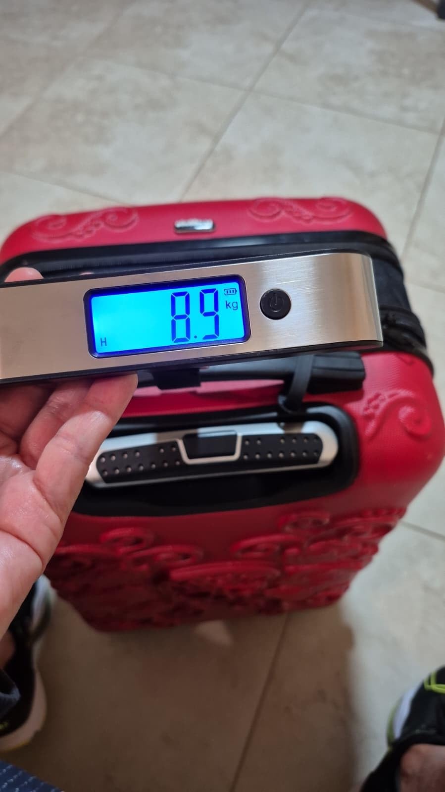 travel inspira Rechargeable Luggage Scale 110lb/50kg - Large Backlit Display - Stainless Steel - Portable Digital Hanging Scale for Suitcases, Bags, Packages (USB -C Charging Included) customer photo 2