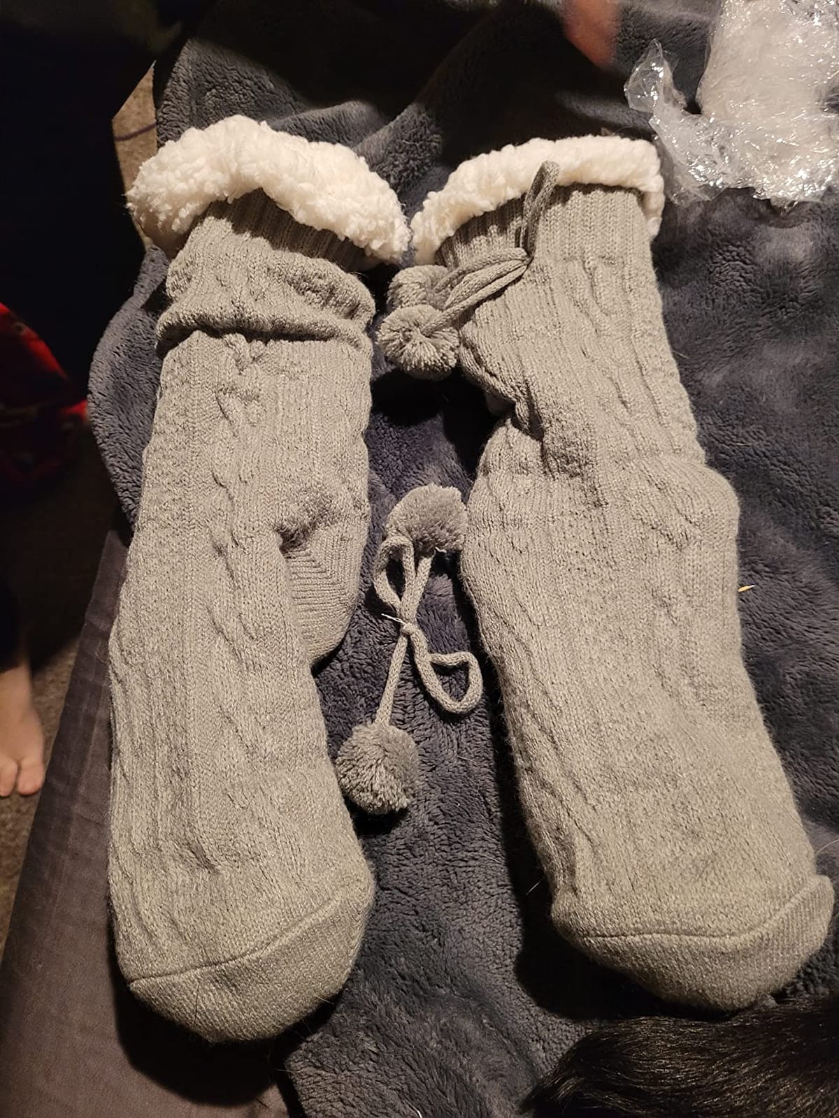 EBMORE Slipper Fuzzy Socks for Women Fluffy Cozy Cabin Winter Warm Soft Fleece Comfy Thick Socks with Grips customer photo 2
