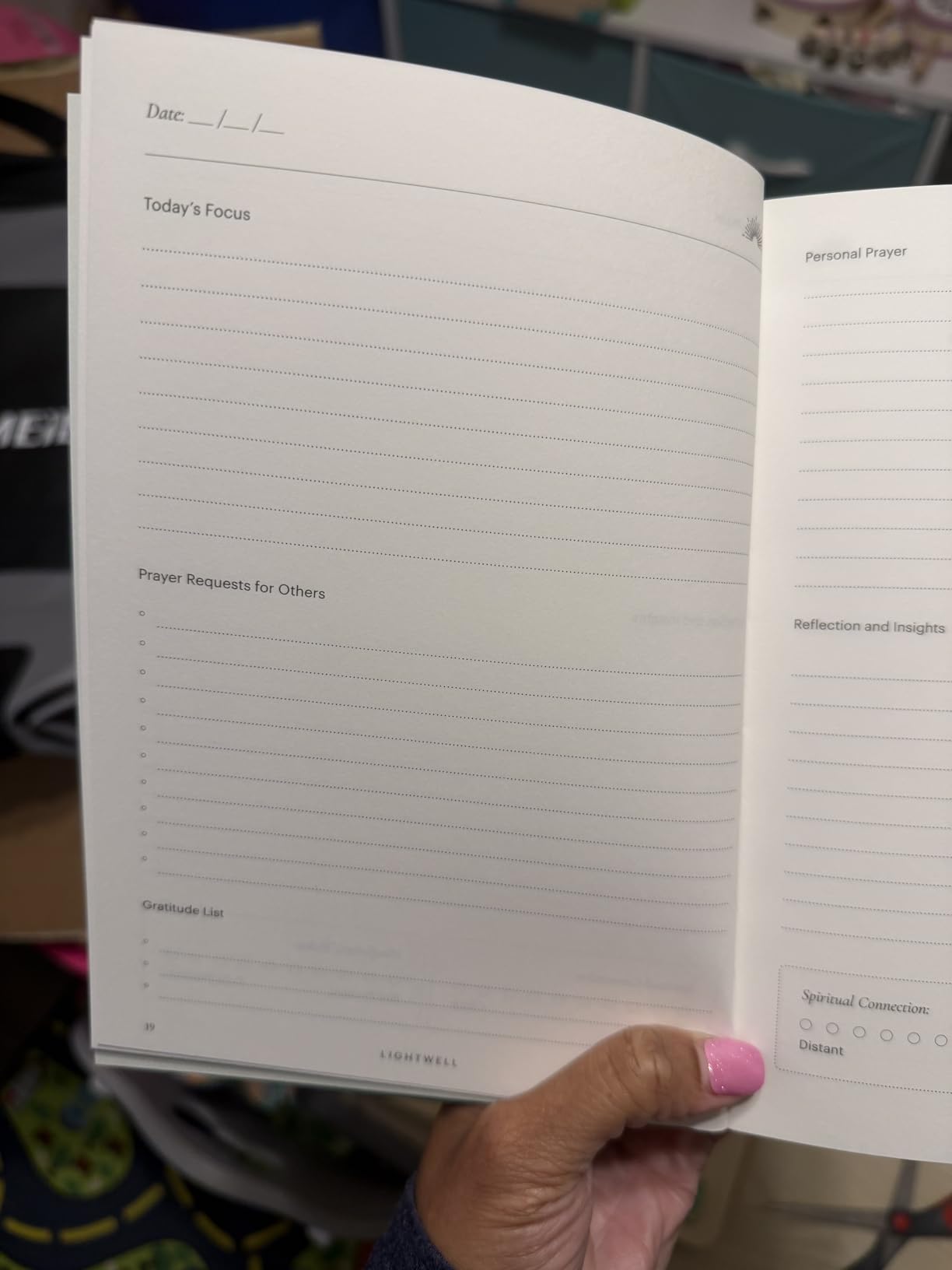 Prayer Journal for Women & Men: Guided Christian Journal with Daily Prompts, Gratitude, Intercession & Reflection | Lightwell 90-Day Prayer Practice | 218 Pages, 110gsm Paper (Forest Green) customer photo 2