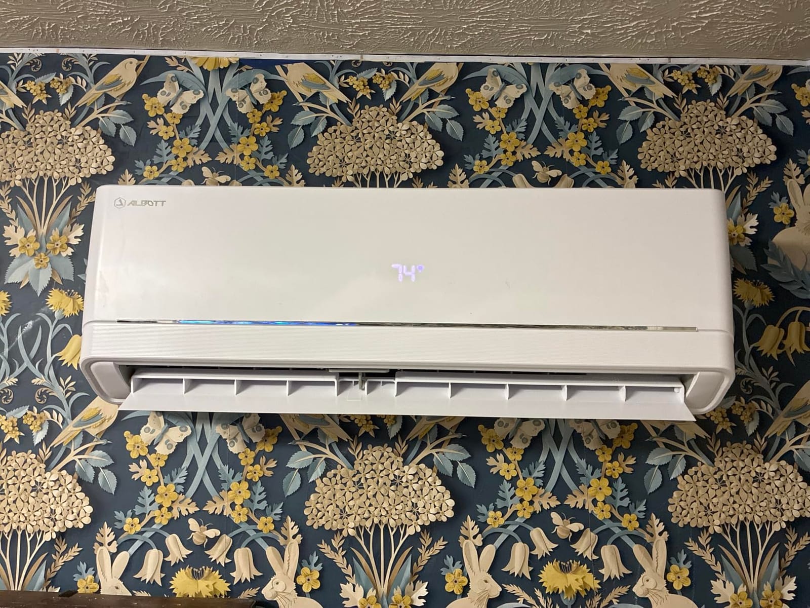 Albott 12,000 BTU Mini Split Air Conditioner and Heater SEER2 18, 115V customer photo 2