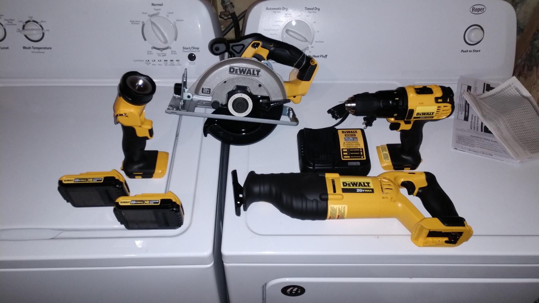 DEWALT 20V MAX Cordless Drill Driver and Circular Saw Combo Kit with 2 x 2 Ah Batteries and Charger, Contractor Bag (DCK252D2) customer photo 1