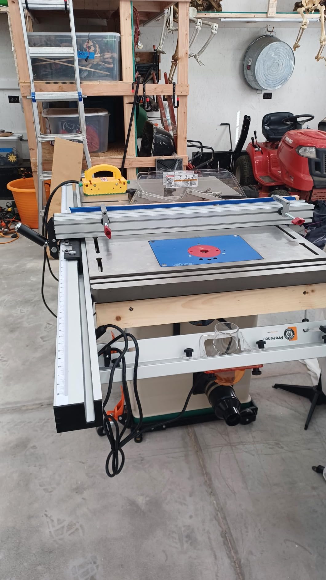 Bosch 1617EVS 2.25 HP Electronic Fixed-Base Router customer photo 2