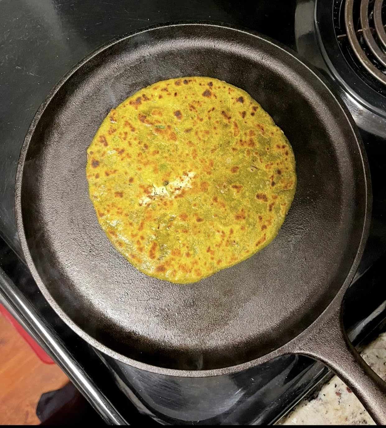 Lodge Round Seasoned Cast Iron Griddle, PFAS-Free, 10.5 Inches customer photo 2