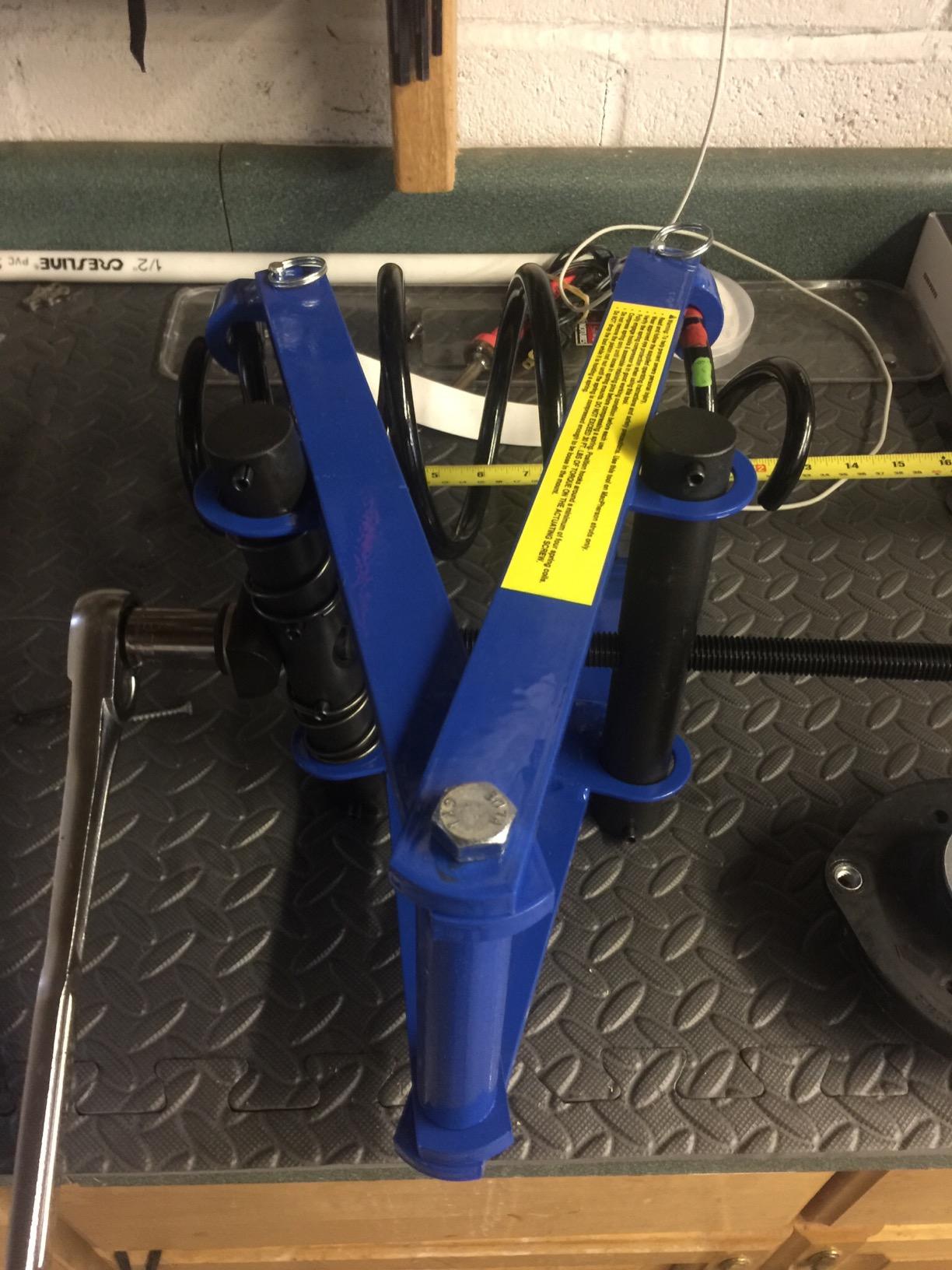 OTC 6494 Clamshell Strut Spring Compressor - Impact Wrench Compatible customer photo 2
