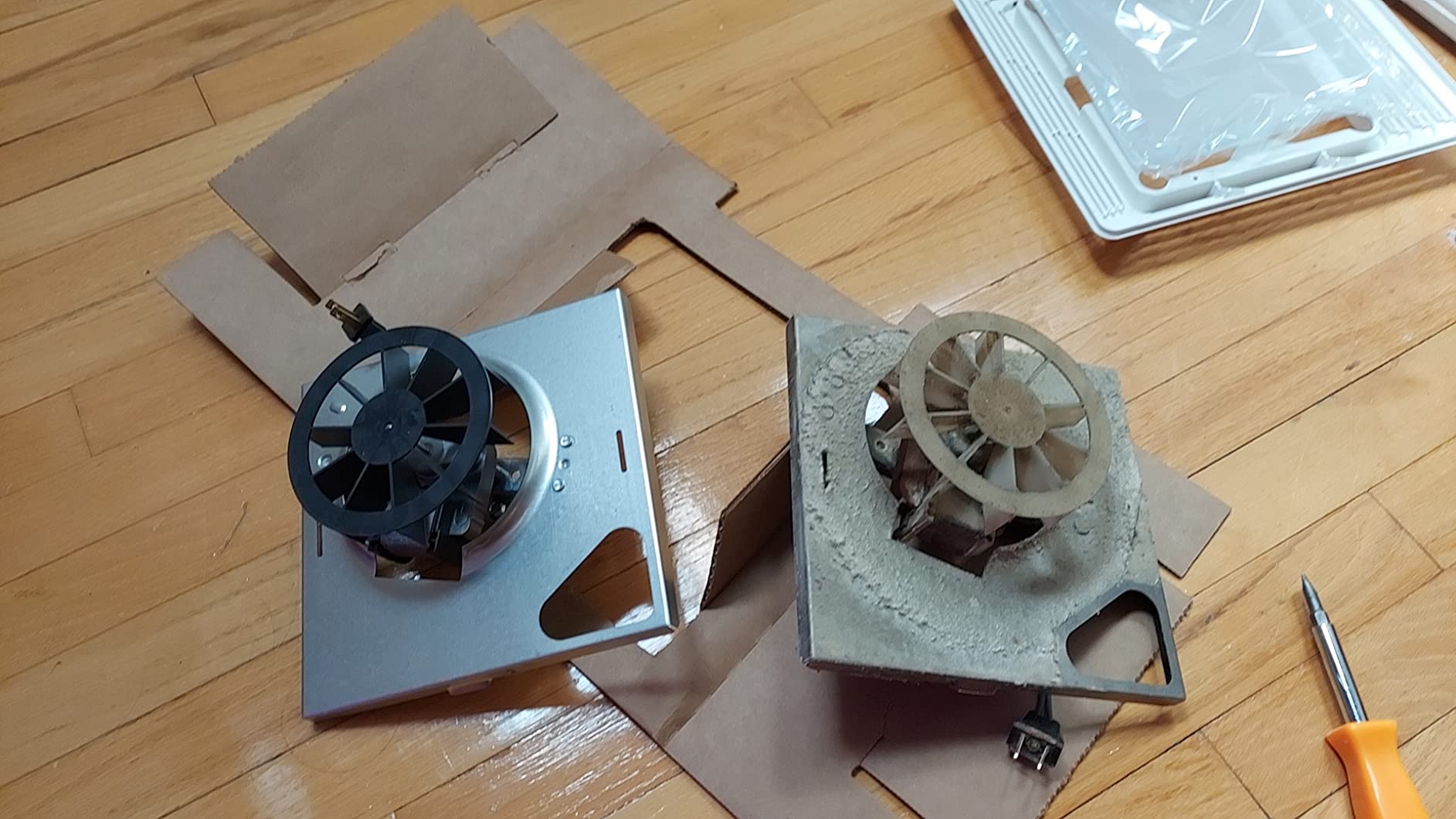 Broan- NuTone 678 Ventilation Fan and Light Combo for Bathroom and Home, 100 Watts, 50 CFM customer photo 2