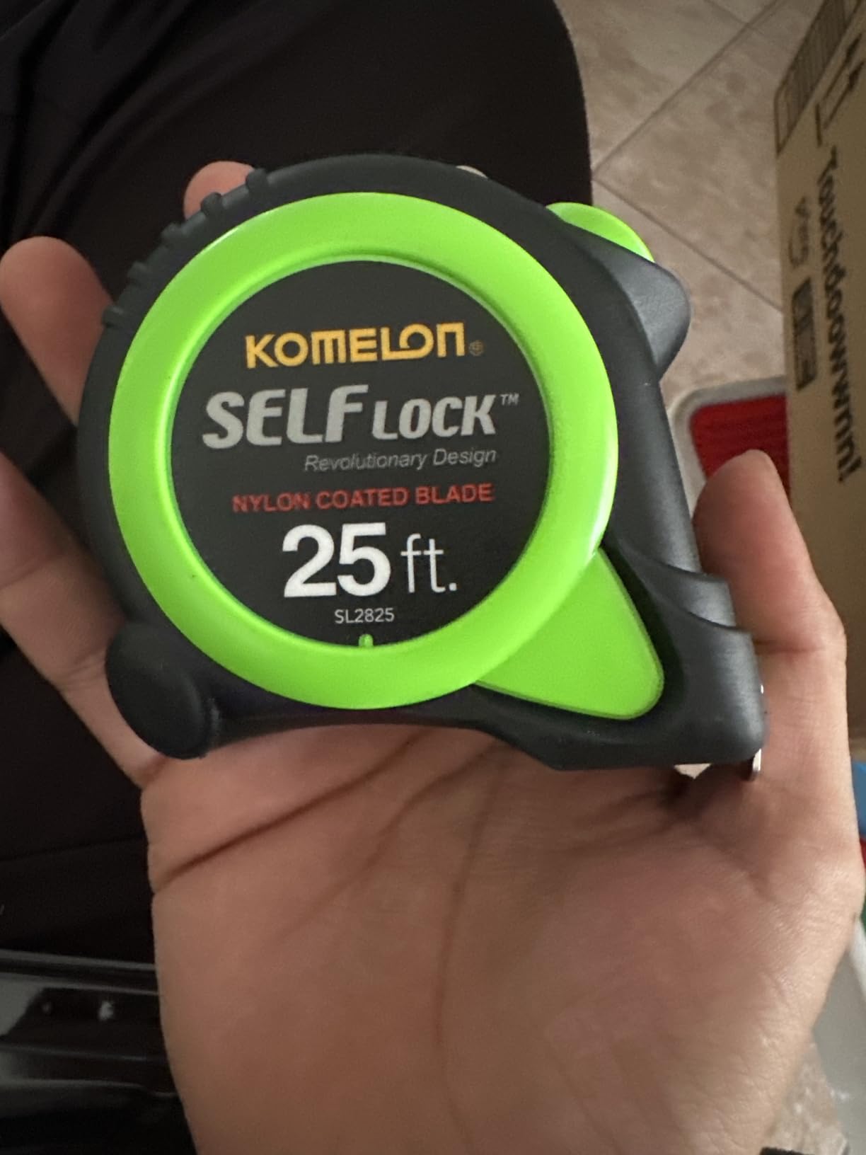 Komelon SL2825 Self Lock 25-Foot Power Tape customer photo 1