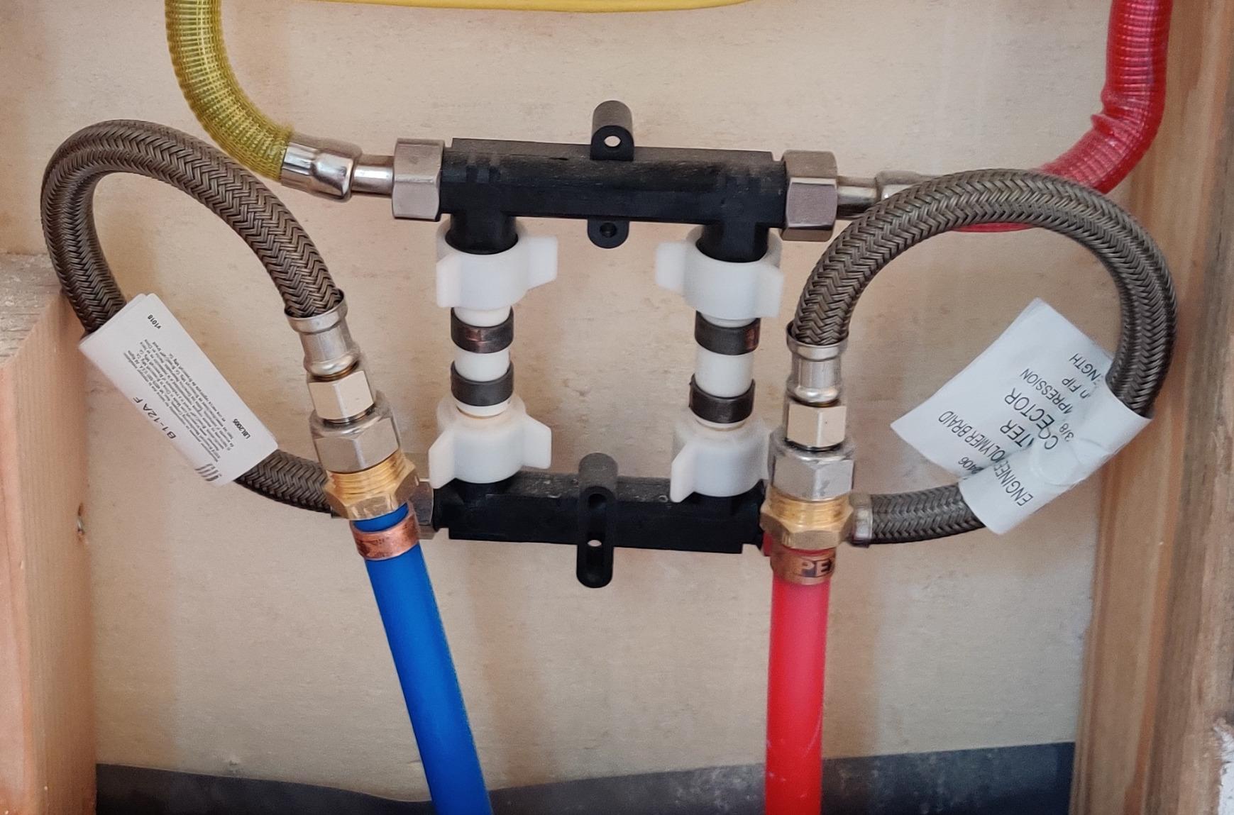 Watts Hot Water Recirculation System with Programmable Timer for Tank Water Heaters, Instant Hot Water, 120V Pump, 10 ft Cord, 2 Adapters, Sensor Valve, Mounting Screws, 2 Supply Lines (0955800) customer photo 1