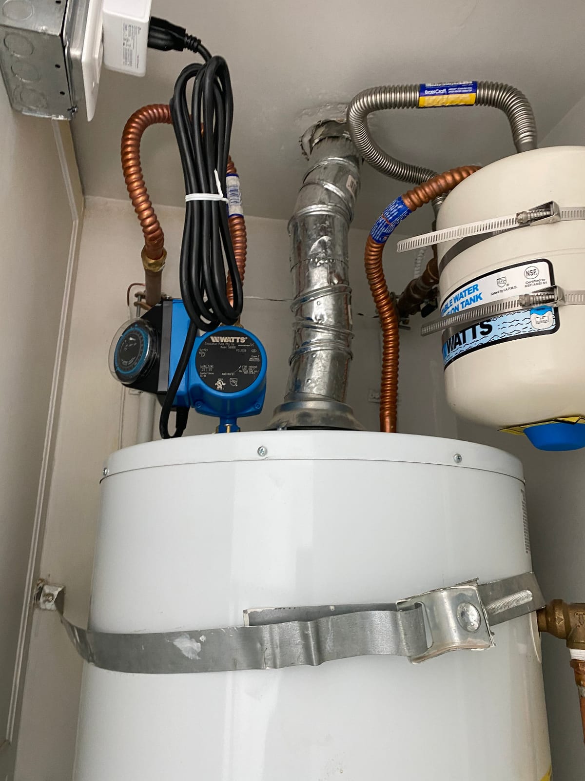 Watts Hot Water Recirculation System with Programmable Timer for Tank Water Heaters, Instant Hot Water, 120V Pump, 10 ft Cord, 2 Adapters, Sensor Valve, Mounting Screws, 2 Supply Lines (0955800) customer photo 2
