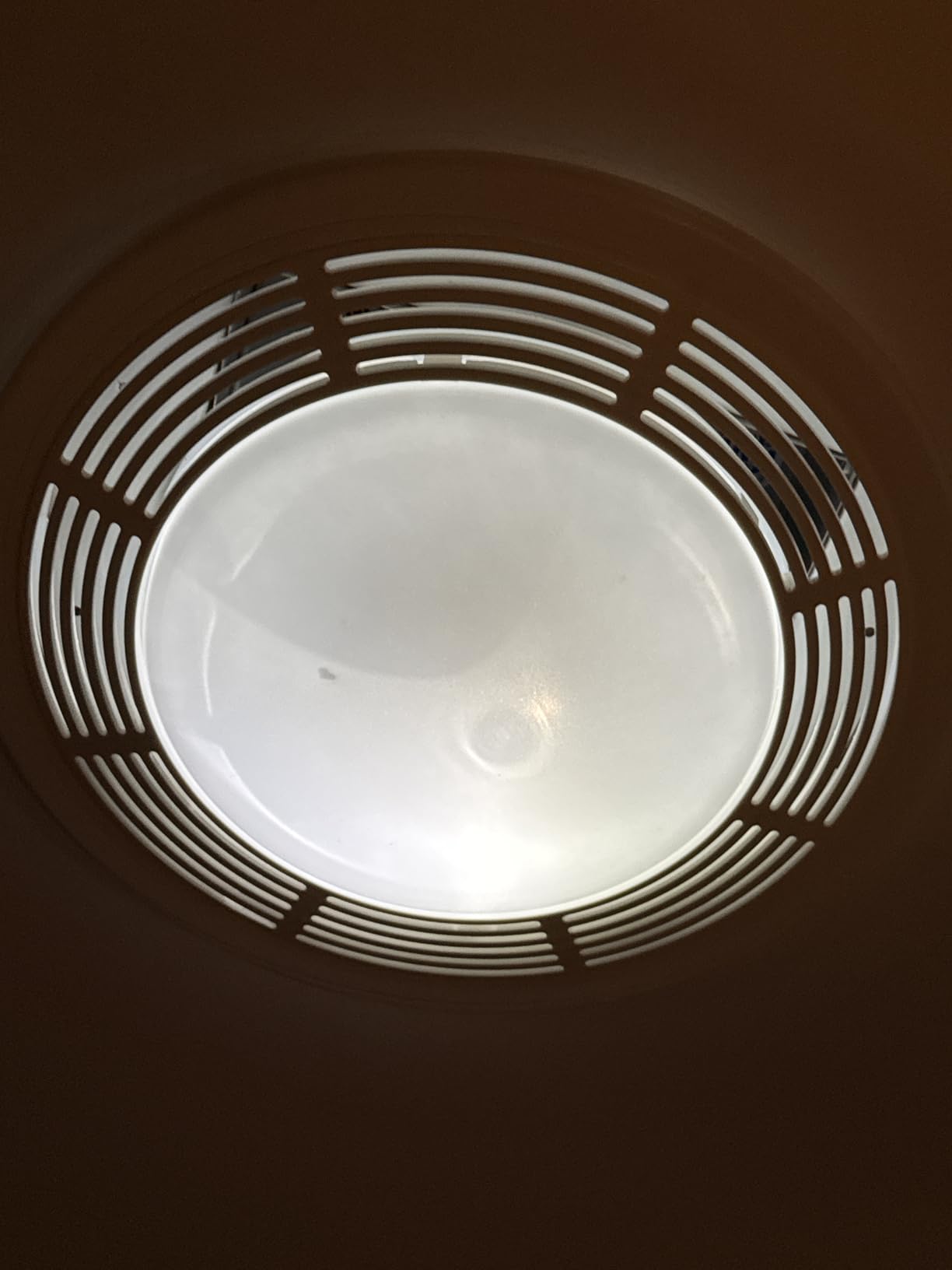Broan-NuTone 750 Round Fan and Light Combo for Bathroom and Home, White Grille with Glass Lens, 100-Watts, 3.5 Sones, 100 CFM customer photo 2