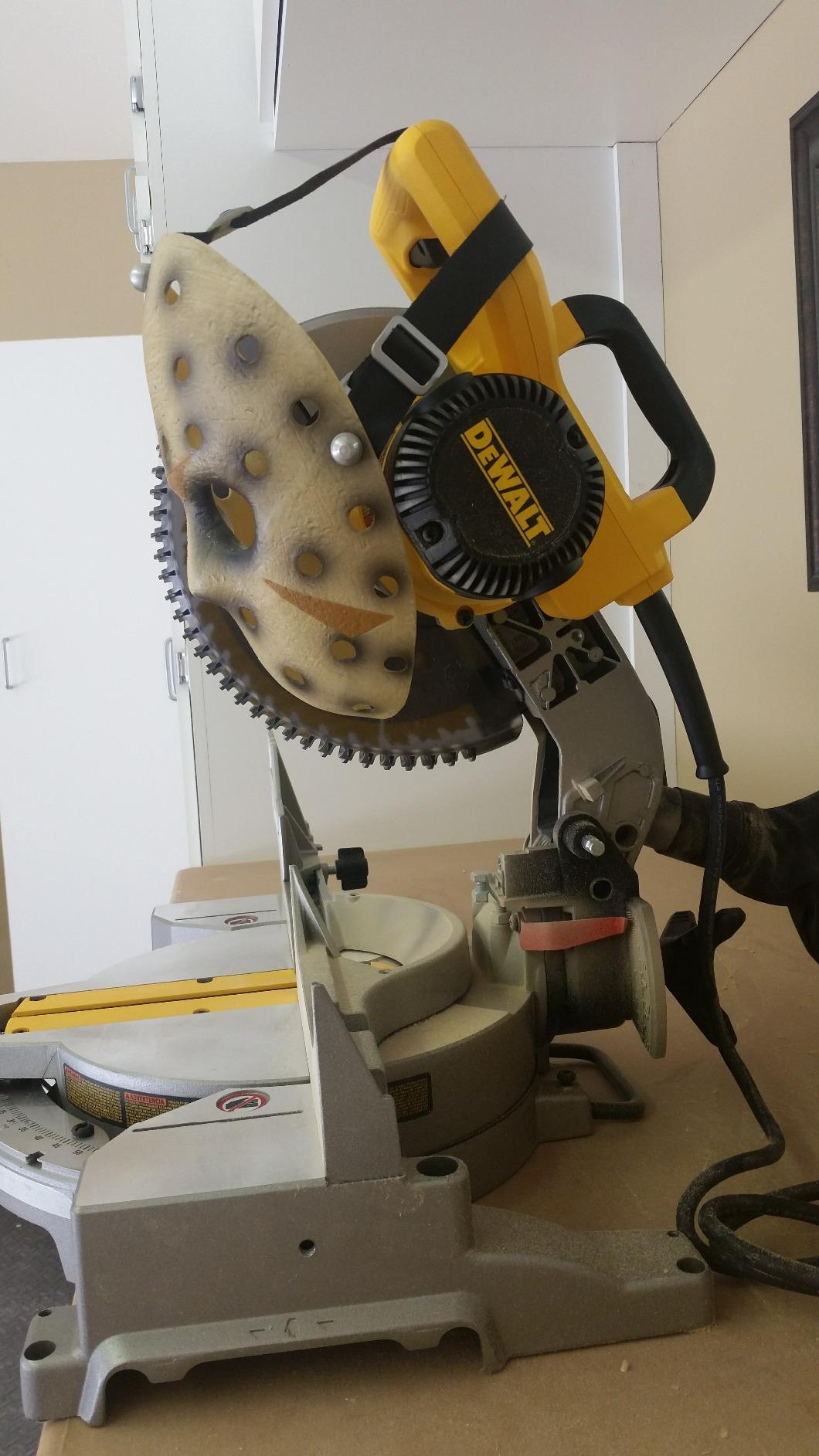 DEWALT DW713 10 In. Portable Compound Miter Saw customer photo 1
