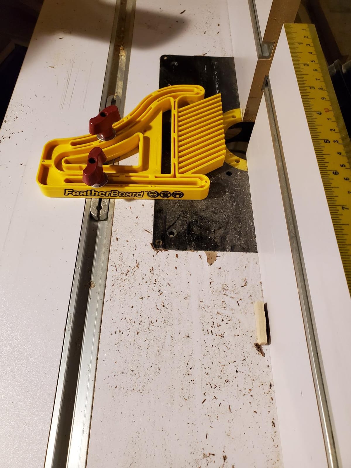 Milescraft 1407 D/T Feather Board – Universal Dual or Tandem Feather Boards for Woodworking on Table Saws, Router Tables and Band Saws, Yellow customer photo 1