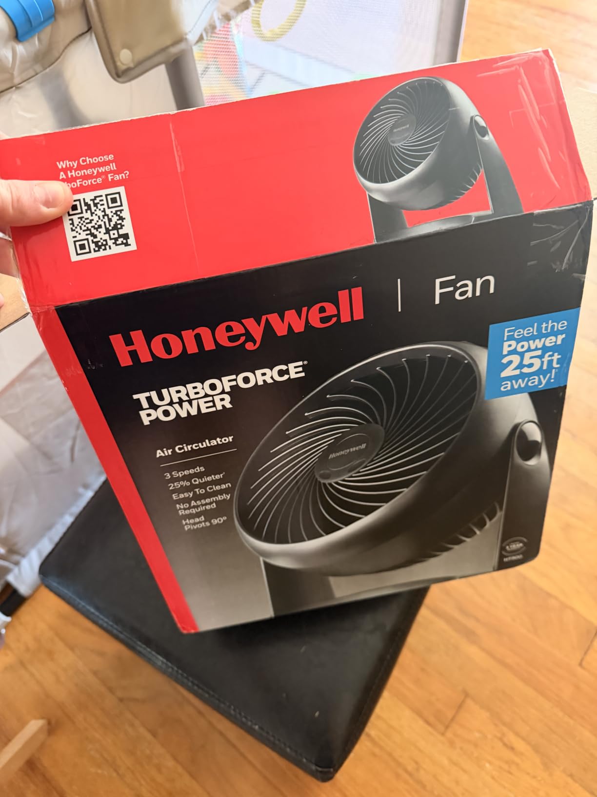 Honeywell TurboForce Air Circulator, Small Tabletop Fan, Quiet Personal Fan for Home or Office, 3 Speeds, 90 Degree Pivoting Head, Black, HT900 | Quiet Personal Fan for Home or Office, 3 Speeds, 90 Degree Pivoting Head customer photo 1