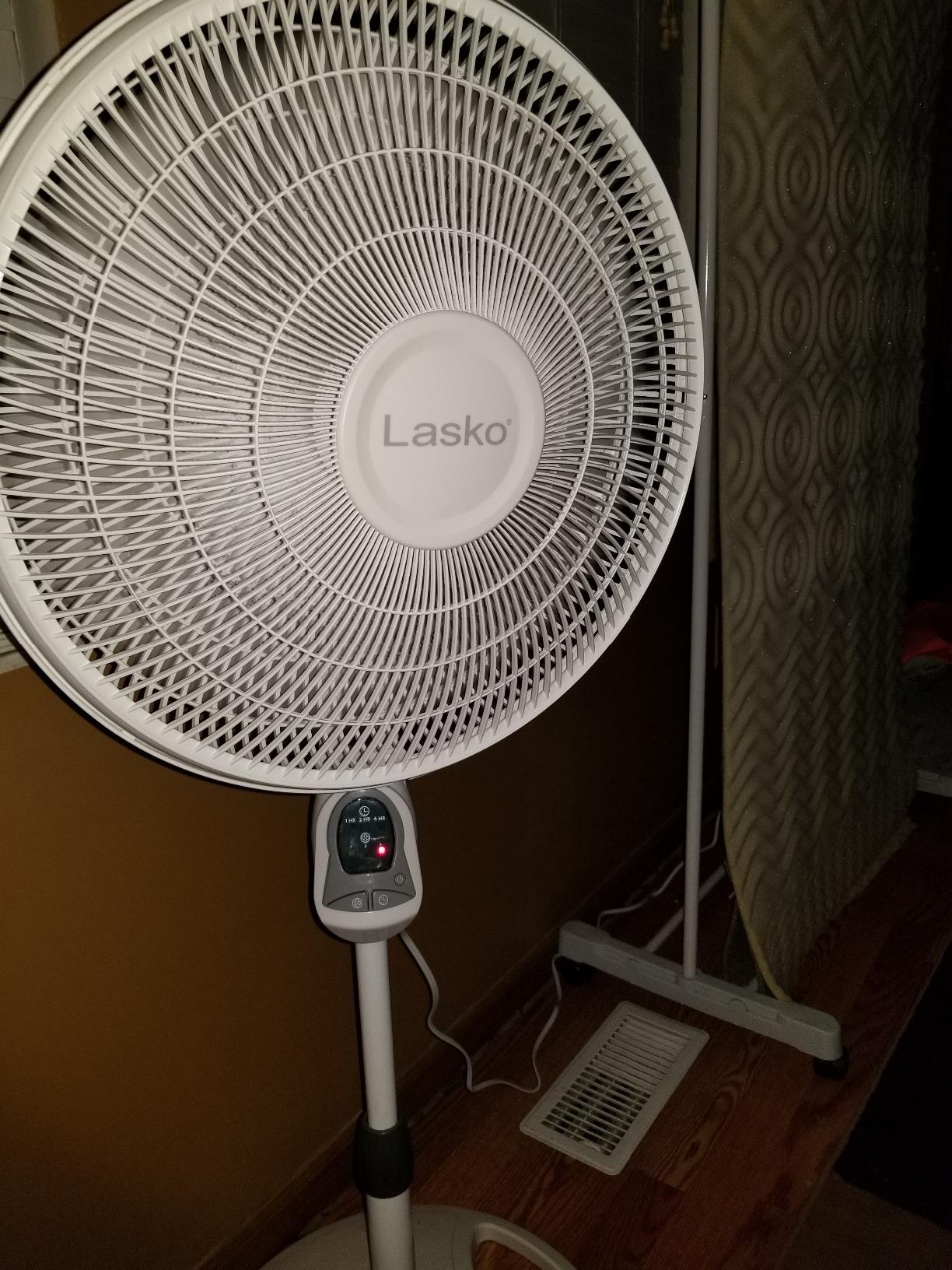 Lasko Oscillating Adjustable Pedestal Stand Fan - 16” - 1646 - White customer photo 2