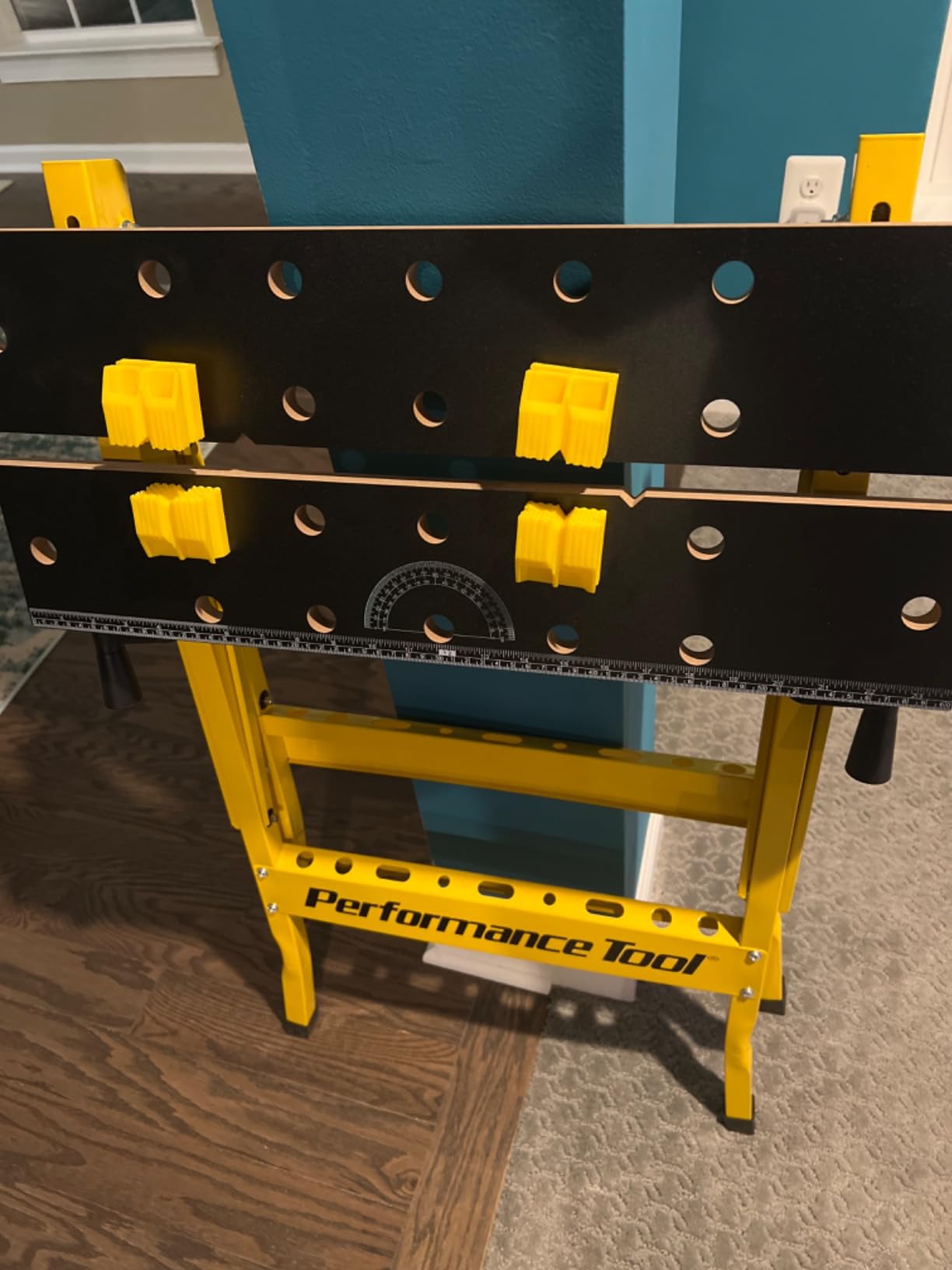 Performance Tool W54025 Portable Folding Workbench and Vise customer photo 2