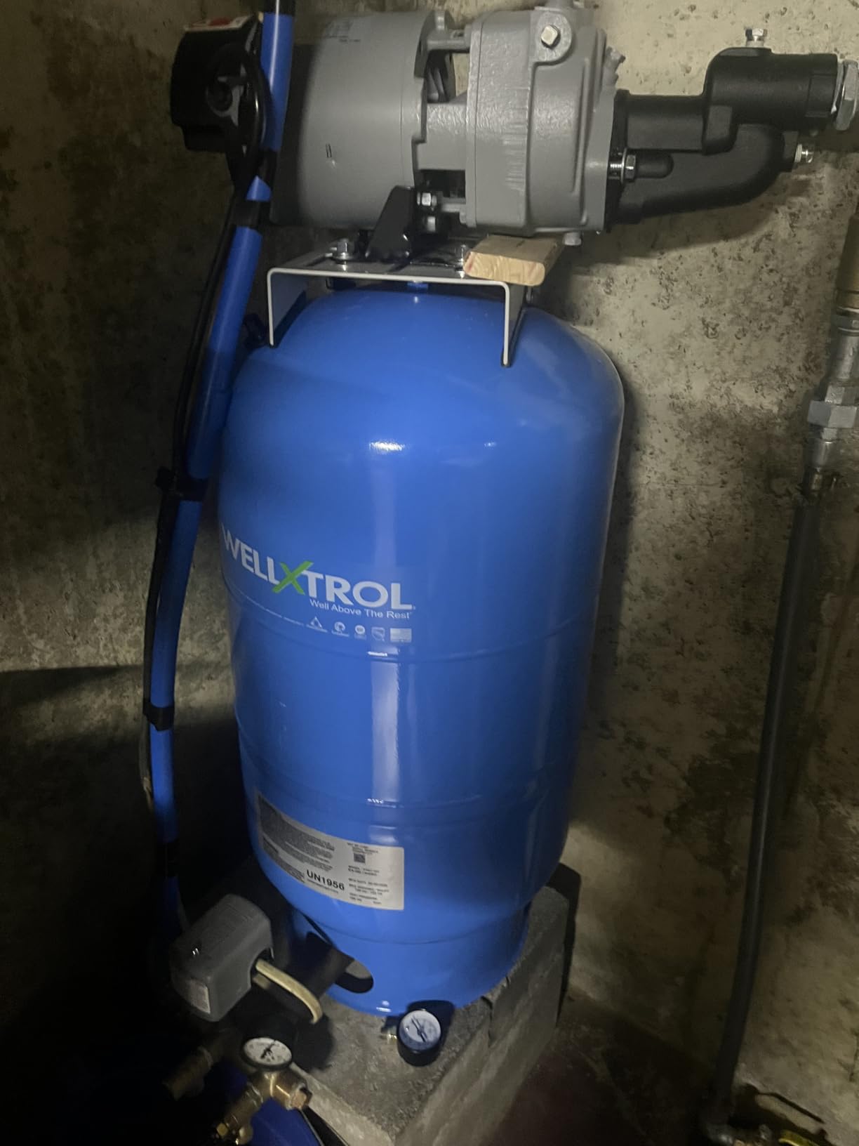 Amtrol WX-202 Well Pressure Tank customer photo 2
