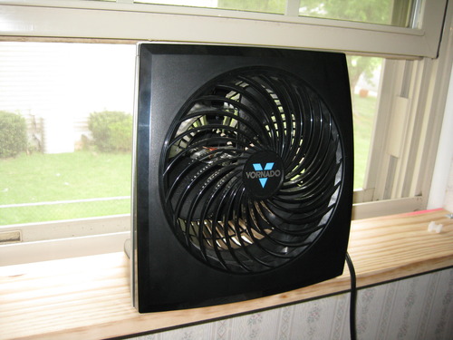Vornado 573 Compact Flat Panel Air Circulator Fan, 3 Speeds, Moves Air 60 Feet, Fan for Bedroom, Home, Office, Black customer photo 1