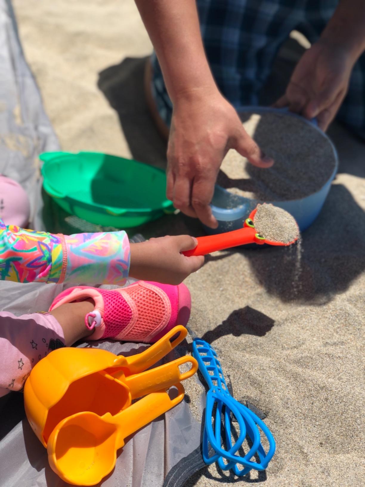 Melissa & Doug Seaside Sidekicks Sand Baking Set customer photo 2
