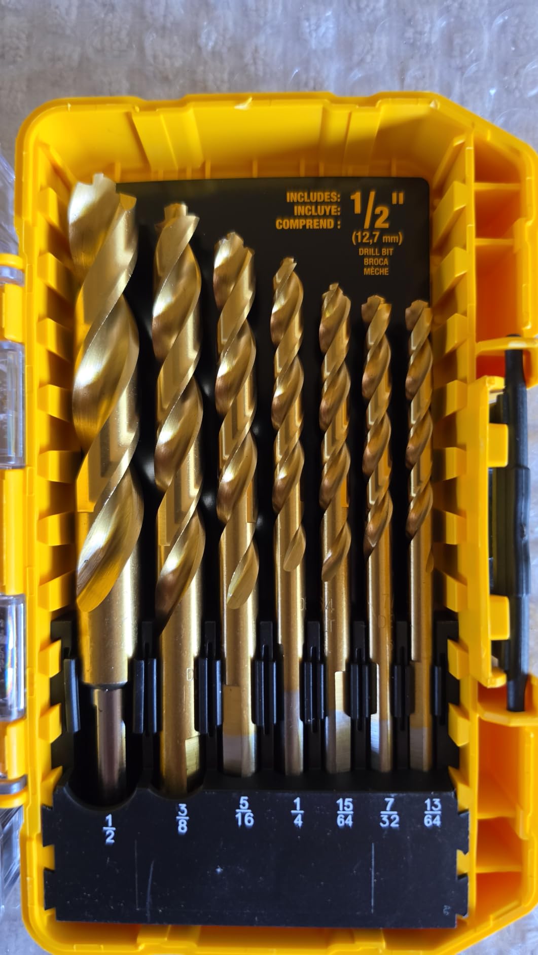 DEWALT Drill Bit Set, 21 Pc. Titanium Nitride Coated Pilot Point DEWALT Bit Set with Case for Wood, Metal and Plastic (DW1361) customer photo 1