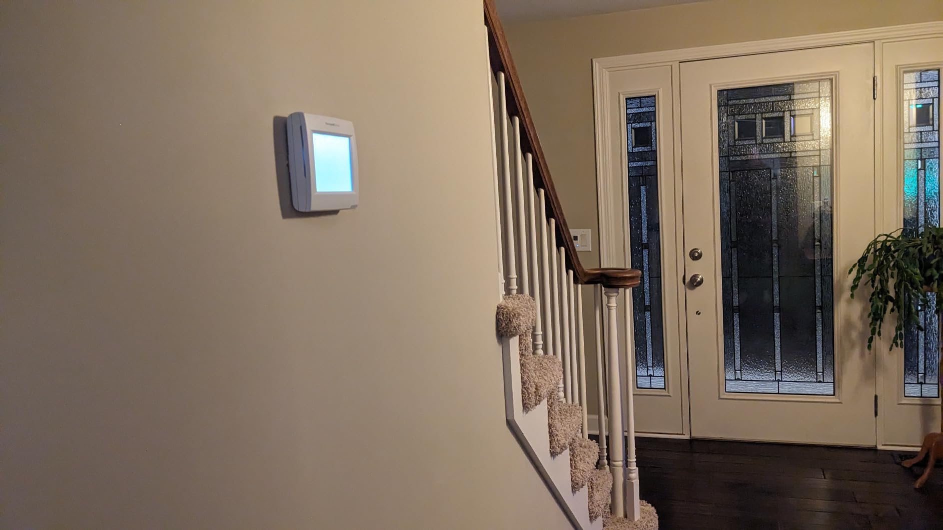 Honeywell Home C7189R1004 Wireless Indoor Temperature Sensor, Premier White customer photo 1