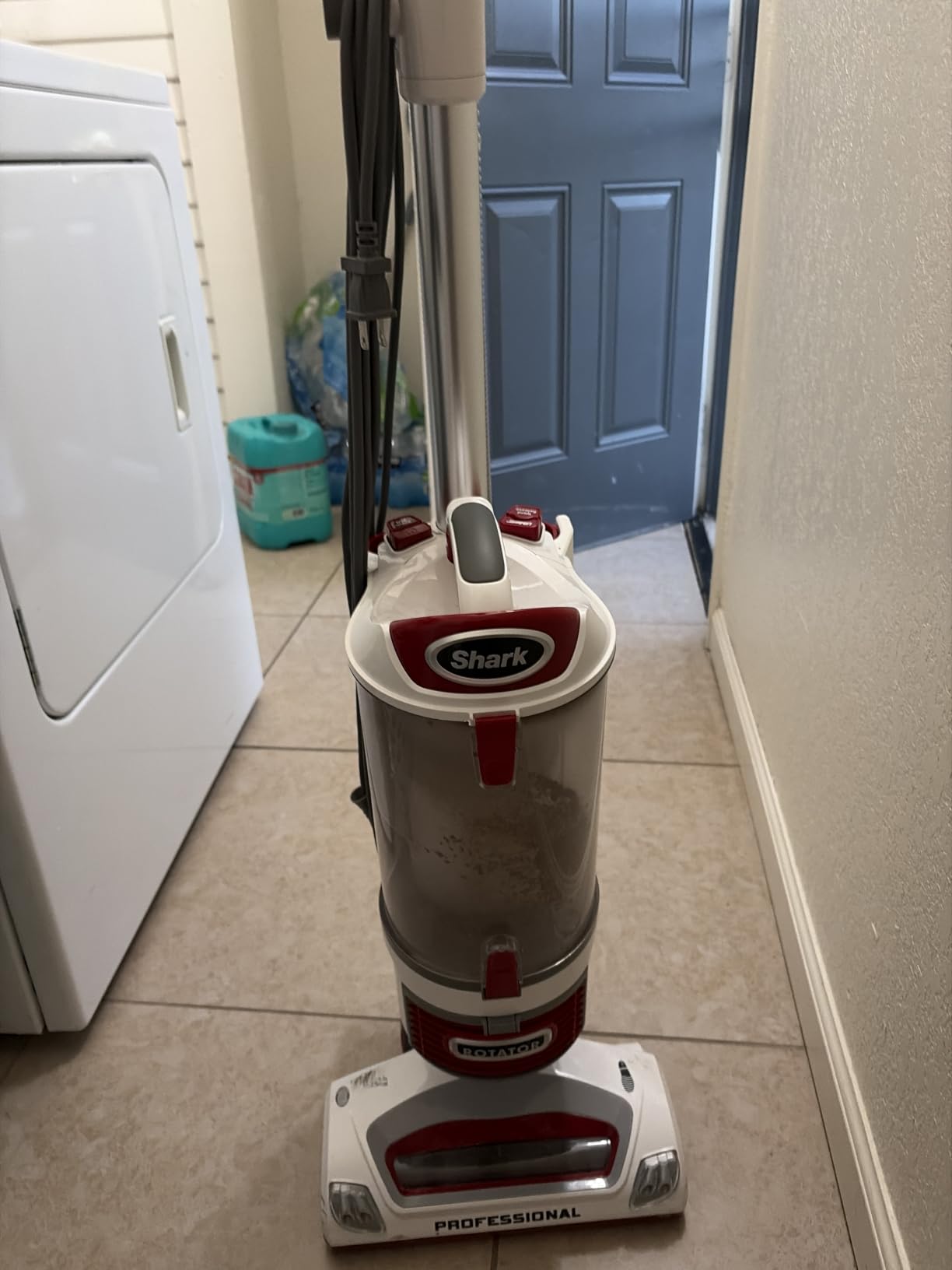 Shark Rotator Lift-Away Upright Vacuum with HEPA Filter, White/Red, NV501 customer photo 1