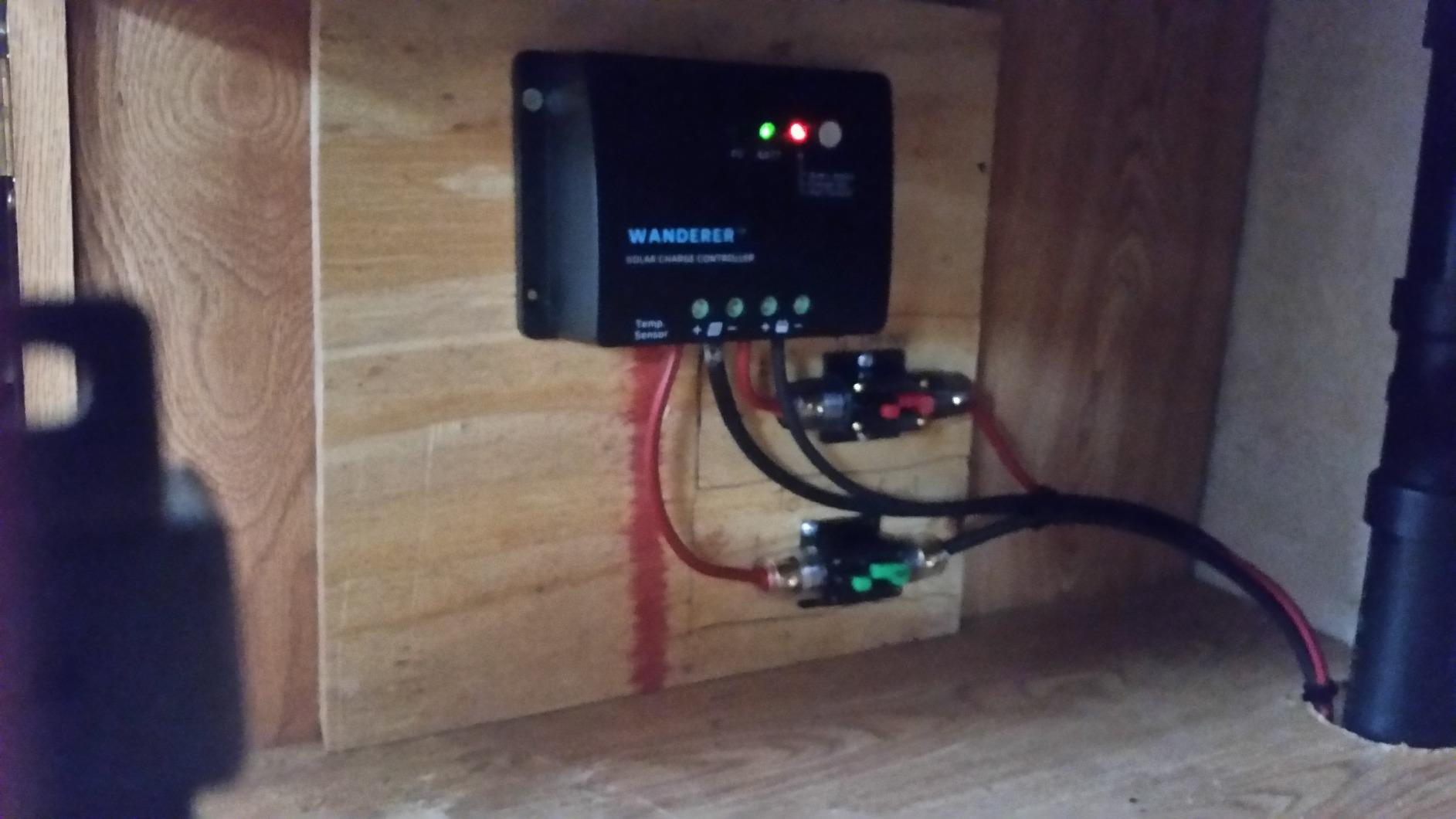 Renogy 100W 12V Solar Panel Starter Kit with 30A PWM Controller customer photo 1