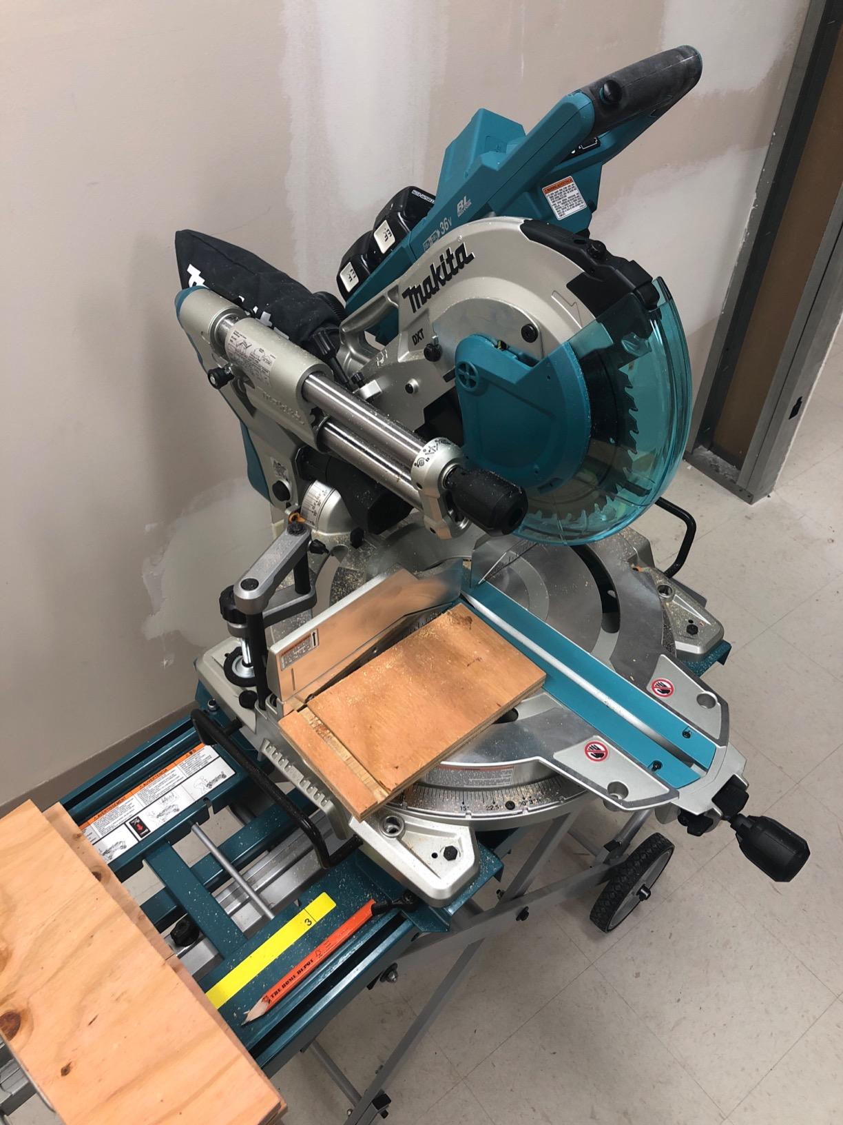 Makita WST05 Portable Rise Miter Saw Stand customer photo 2