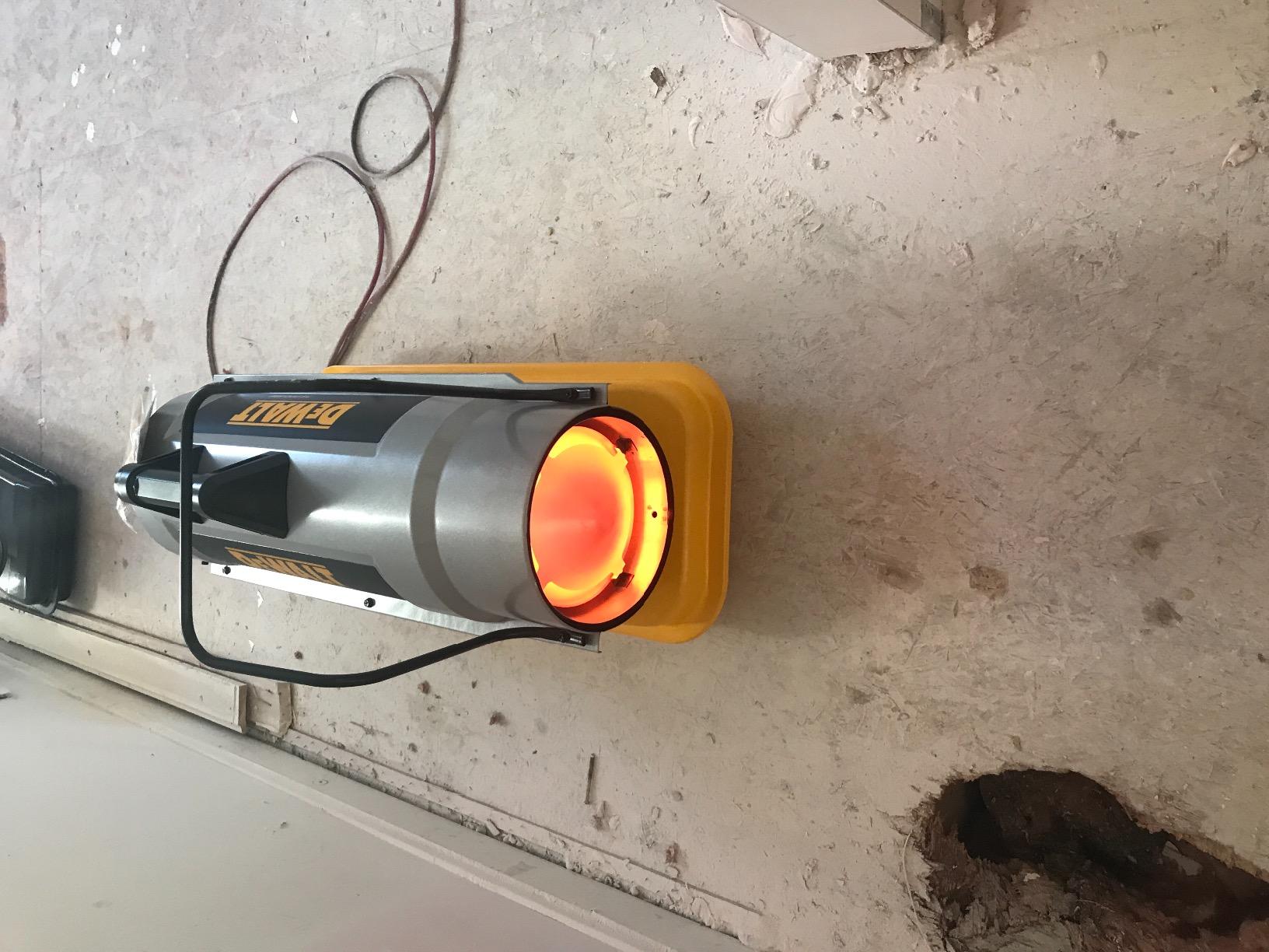 DEWALT DeWalt 80,000 BTU 2,000 sq ft Forced Air Diesel/Kerosene Portable Heater customer photo 1