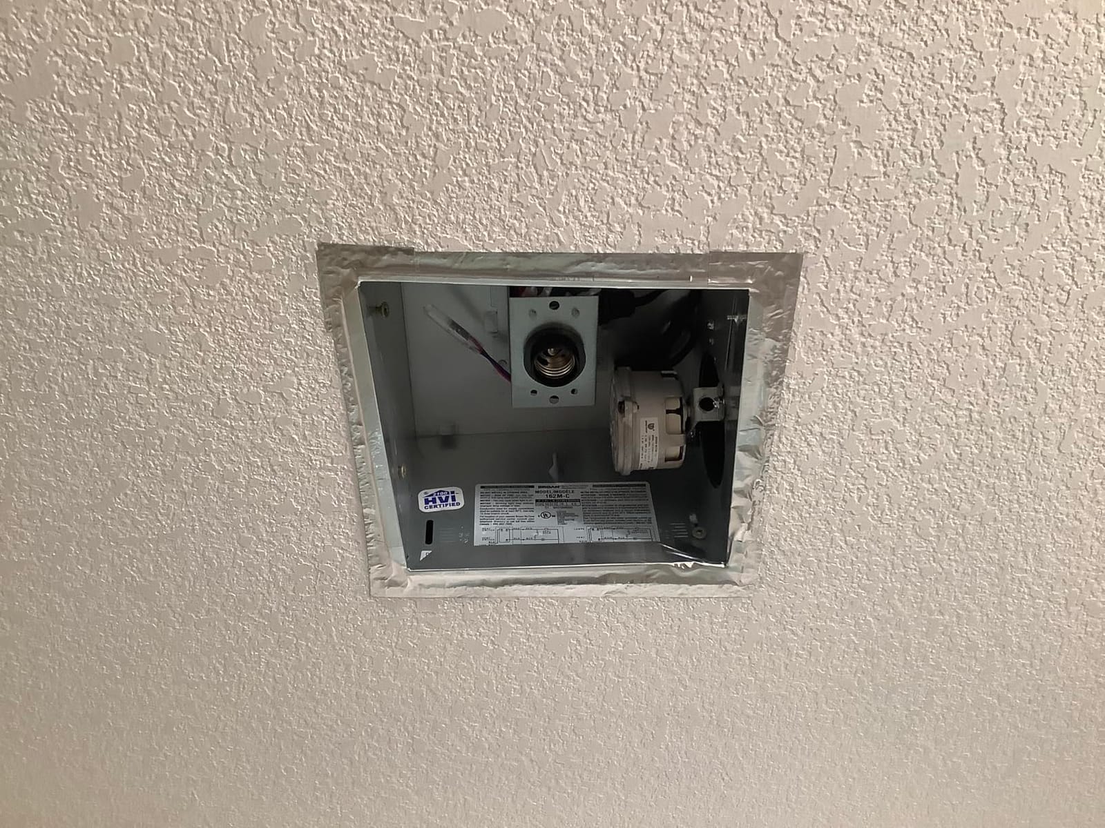 Broan® Ceiling Bathroom Exhaust Fan/Infrared Heater, 70 CFM, 250-Watt customer photo 1