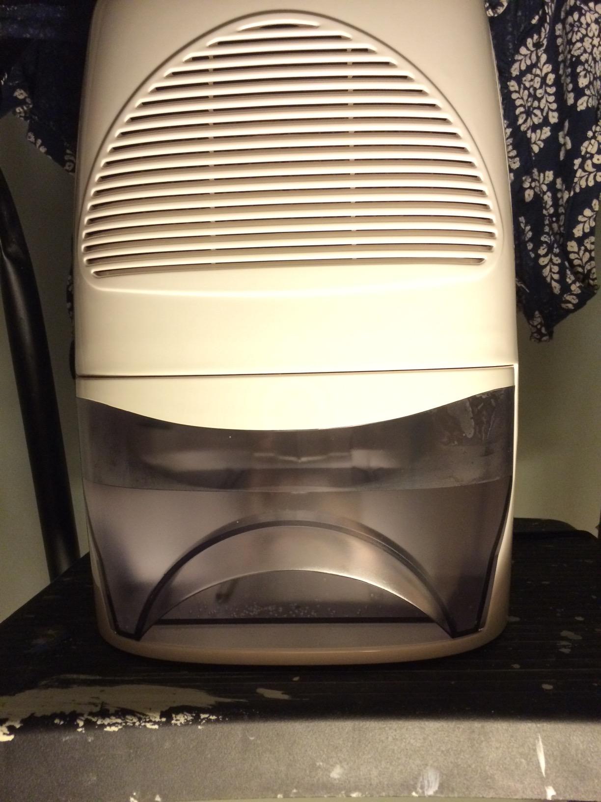 Ivation IVADM35 Powerful Mid-Size Thermo-Electric Dehumidifier - Quietly Gathers Up to 20 Ounces of Water Per Day - for Bath Room, Basement, Attic, Boats, Rv Ect - for Spaces Up to 2,200 Cubic Feet customer photo 2