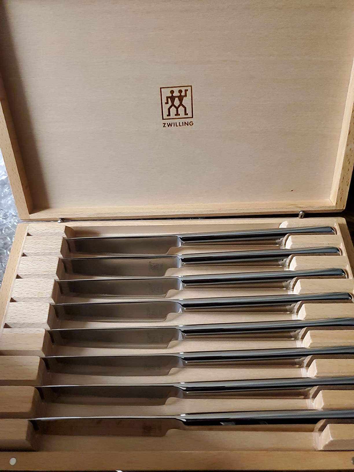 Zwilling Ultra-Sharp Steak Knives Set of 8 with Wood Gift Box customer photo 2