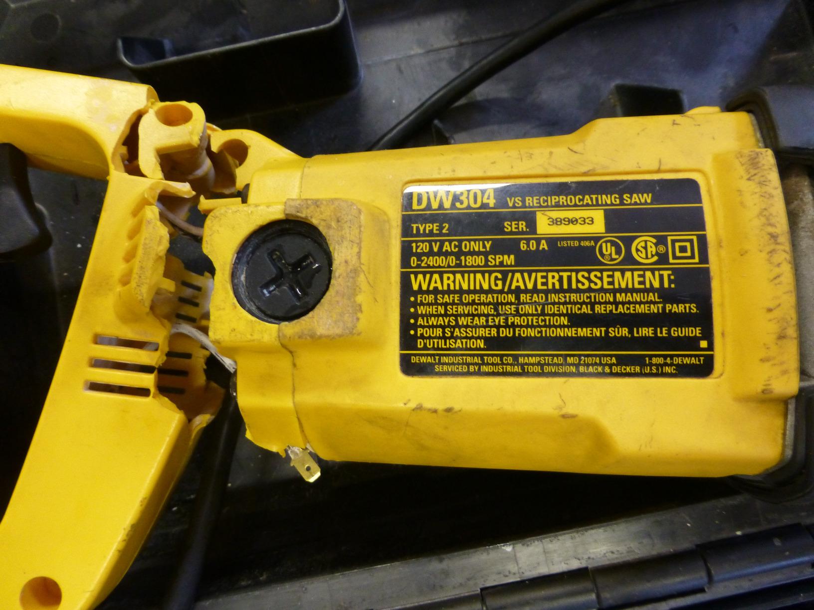 DEWALT Reciprocating Saw, 10-Amp (DWE304) customer photo 1