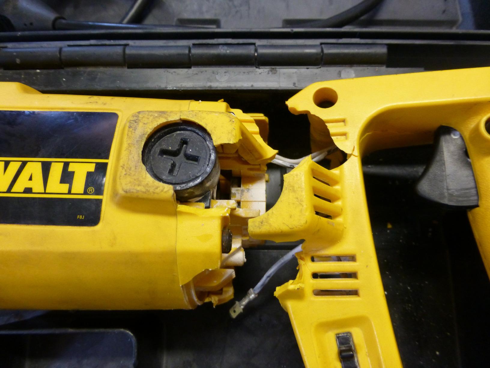 DEWALT Reciprocating Saw, 10-Amp (DWE304) customer photo 2
