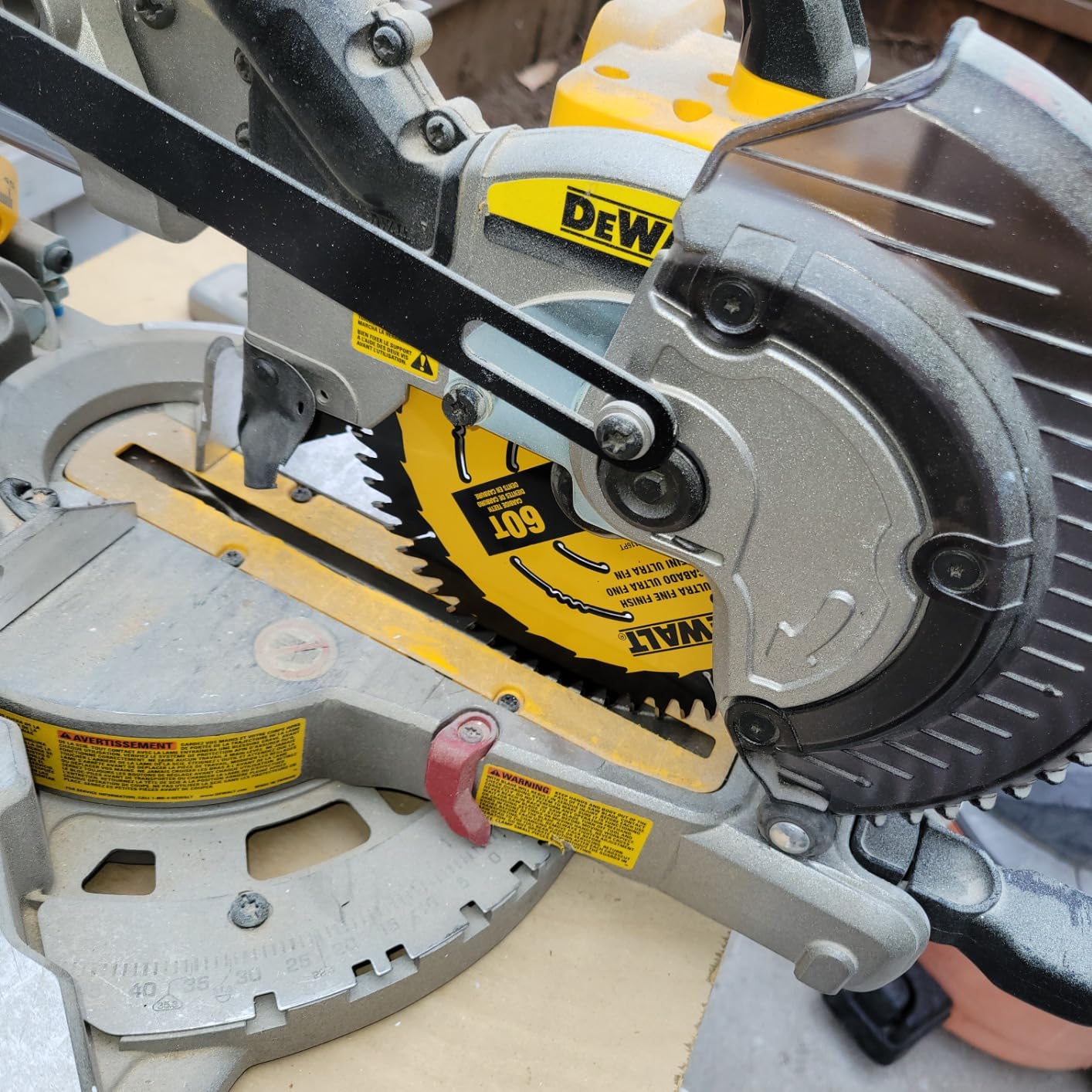 DEWALT DW7116PT DEWALT DW7116PT 60T Precision Trim Miter Saw Blade, 7-1/4