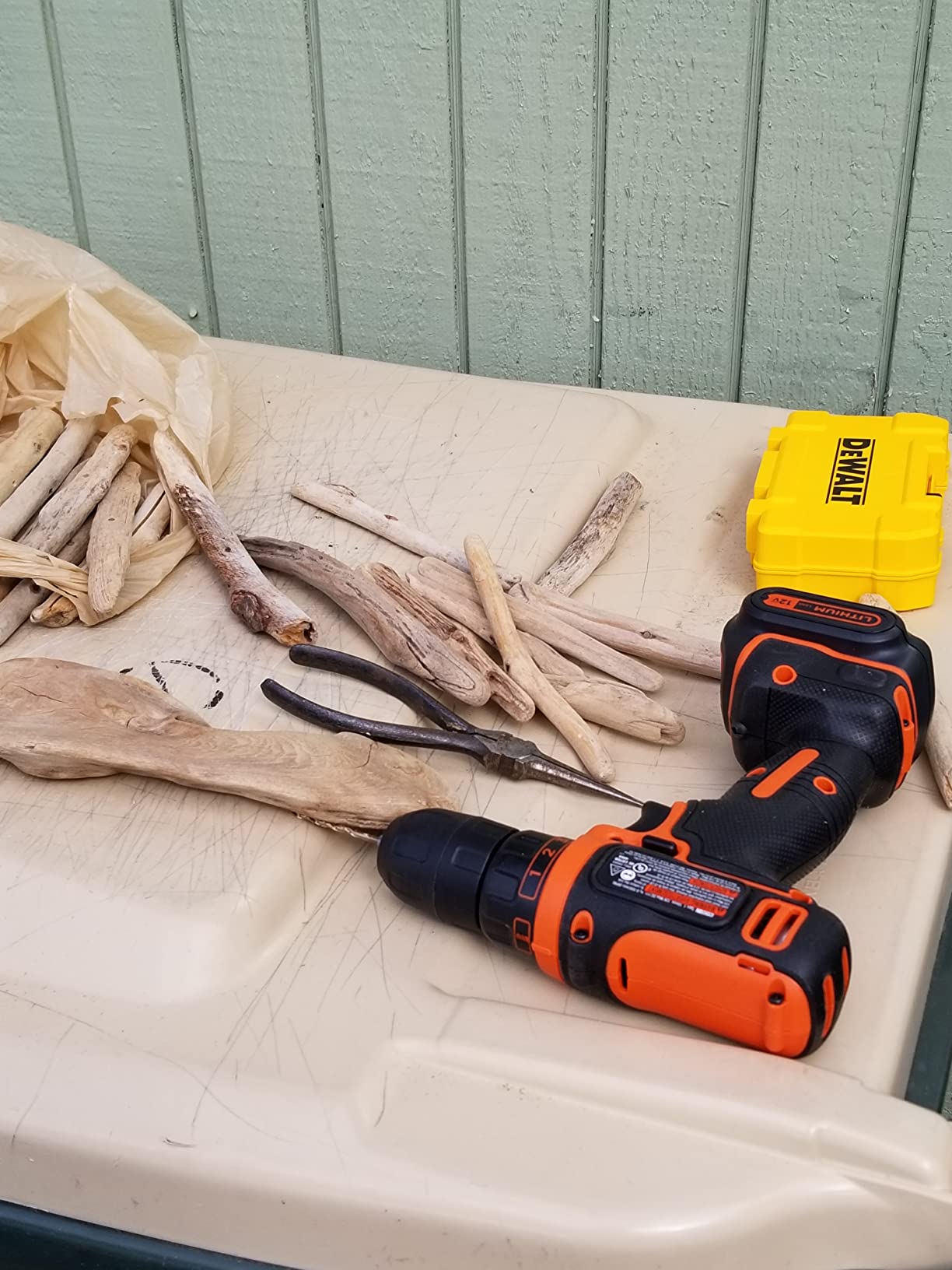 BLACK+DECKER 12V MAX Cordless Drill/Driver, Battery and Charger Included (BDCDD12C) customer photo 2