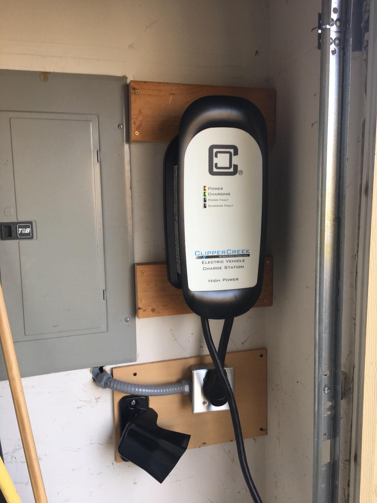 32 Amp Plug-in Level 2 EV Charger for Home, Enphase HCS-40 (Formerly ClipperCreek), NEMA 14-50, 5-Year Warranty, 25 ft Cable, J1772 Connector, up to 31 Miles of Range per Hour customer photo 2