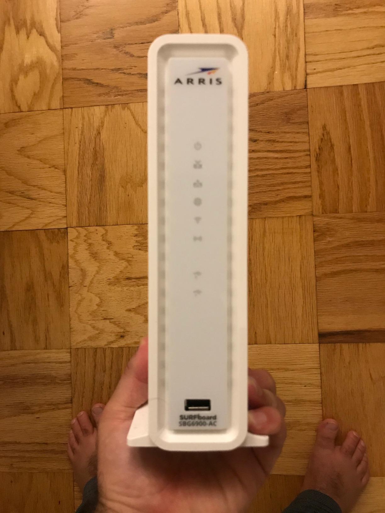 ARRIS SURFboard SBG6900AC Docsis 3.0 16x4 Cable Modem/ Wi-Fi AC1900 Router - Retail Packaging - White customer photo 2