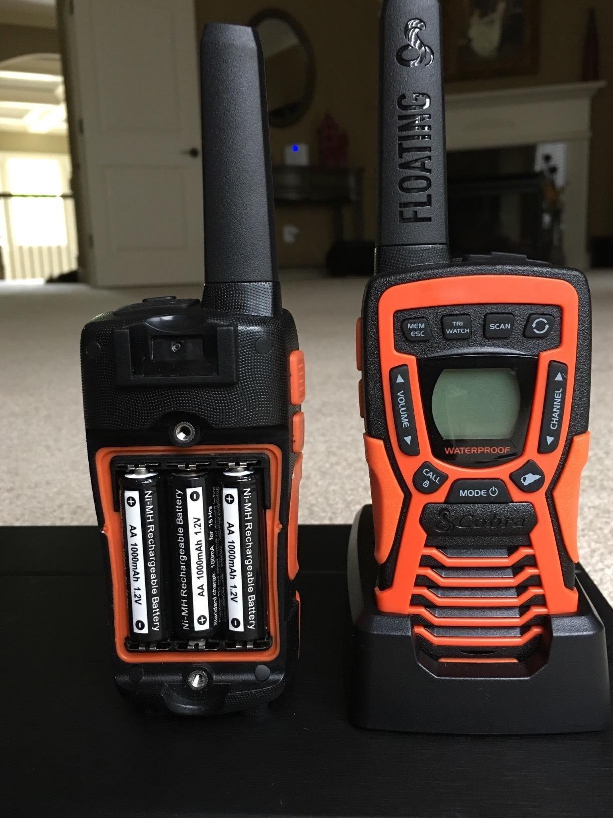 Cobra ACXT1035R FLT Floating Walkie Talkies, Waterproof, Rechargeable customer photo 1