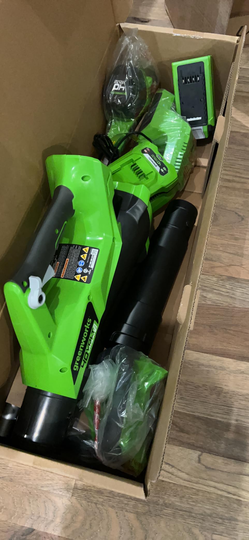 Greenworks 40V 12 in String Trimmer & 390 CFM Blower Combo, 2.0 Ah Battery customer photo 1