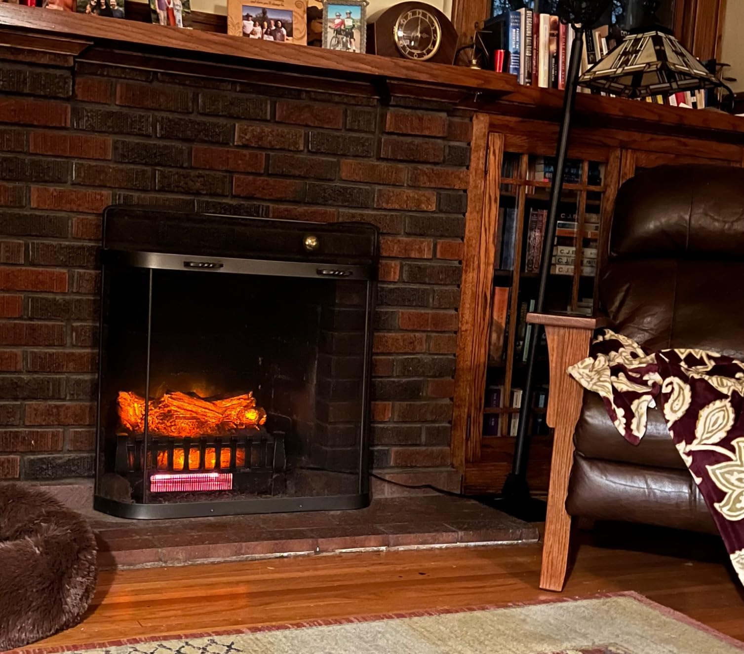 duraflame Electric Log Set 1,000 Sq Ft Heater, Faux Logs Insert with Infrared Flames for Existing Fireplaces, Remote Control Included customer photo 2