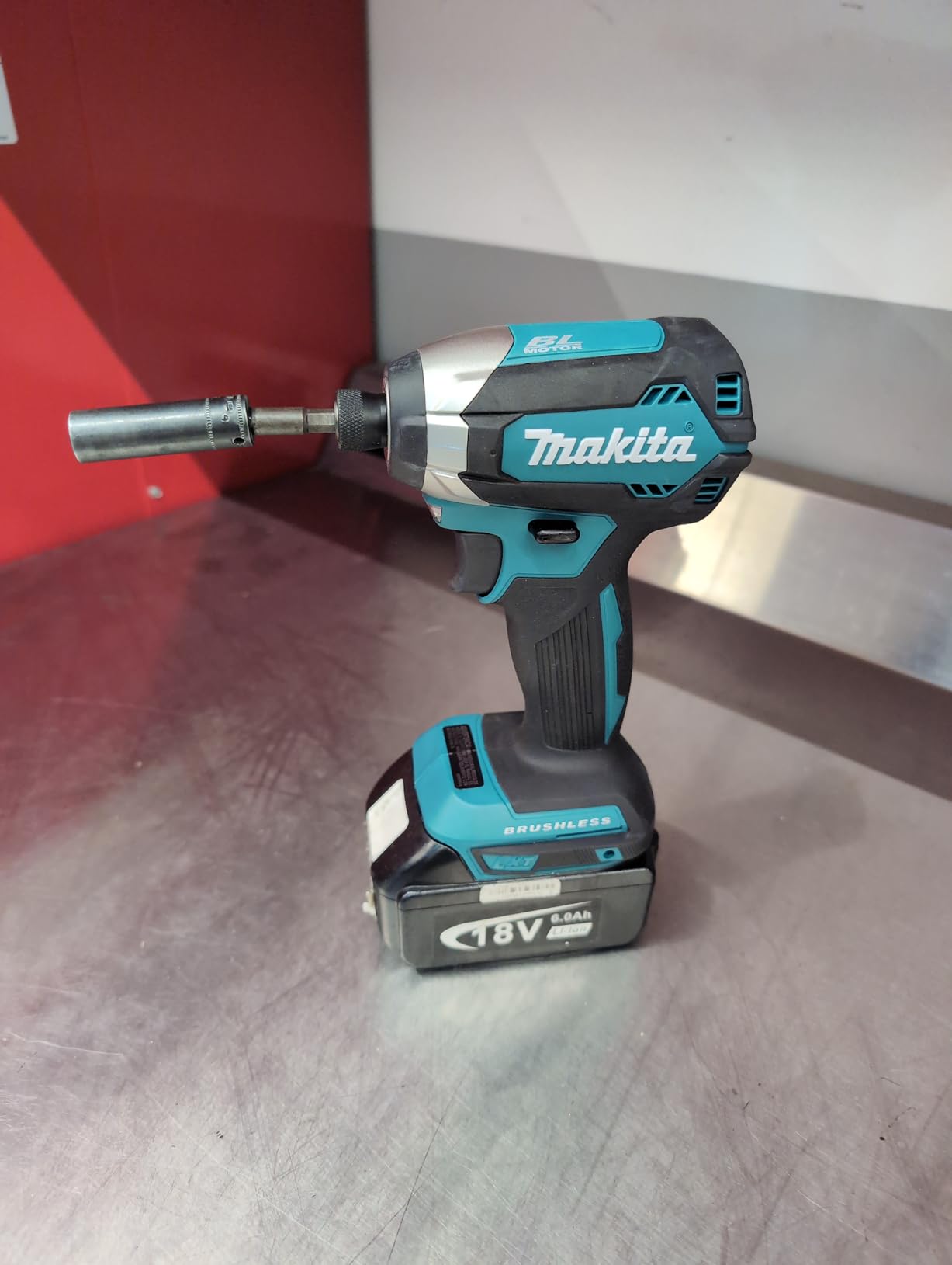 Makita XDT13Z 18V LXT Lithium-Ion Brushless Cordless Impact Driver, Tool Only, Variable Speed customer photo 2