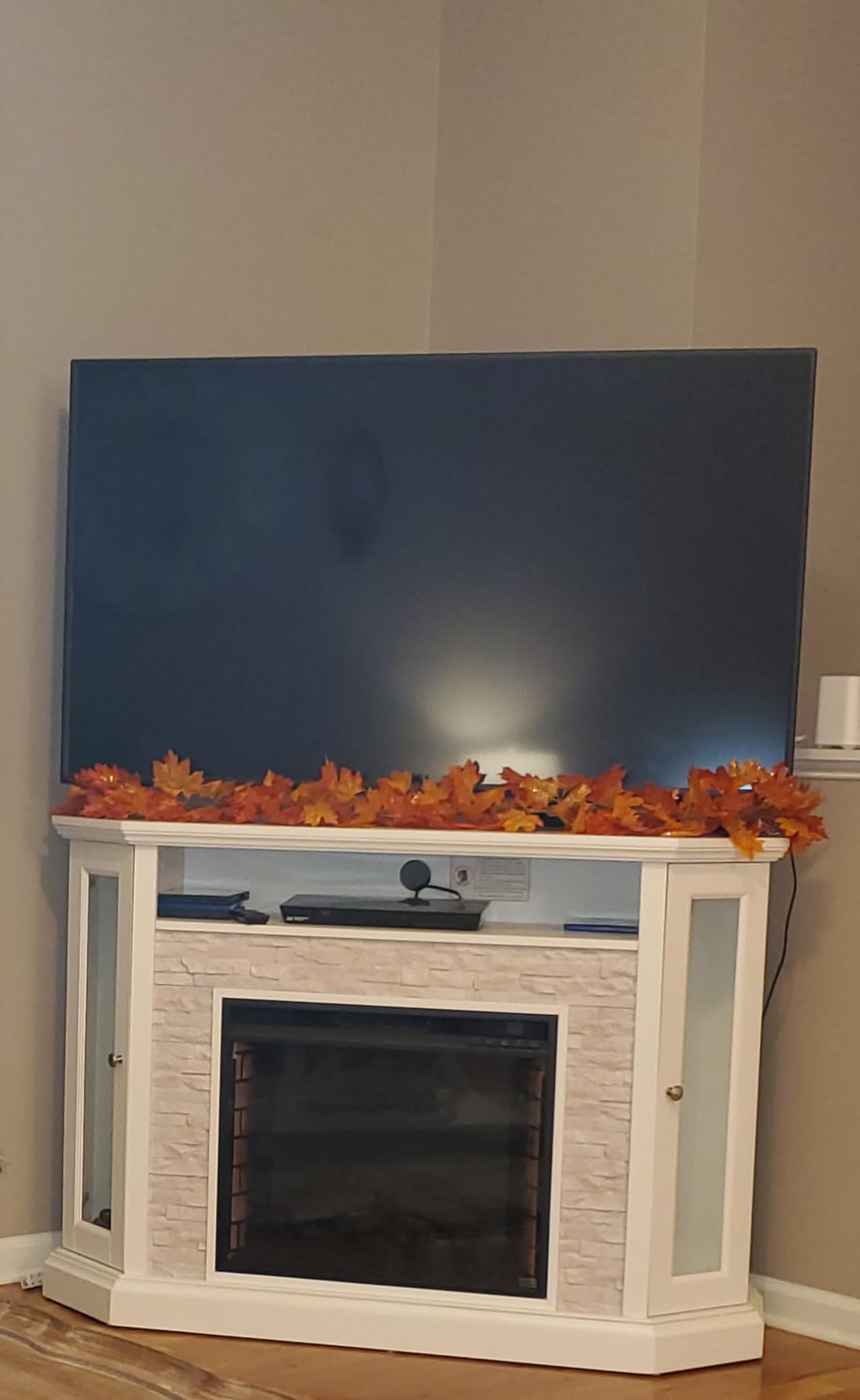 SEI Furniture - Redden Corner-Convertible Electric Fireplace - White - Transitional Design, White Glass and Wood - Ideal for Living Room, Bedroom (FE9393) customer photo 1