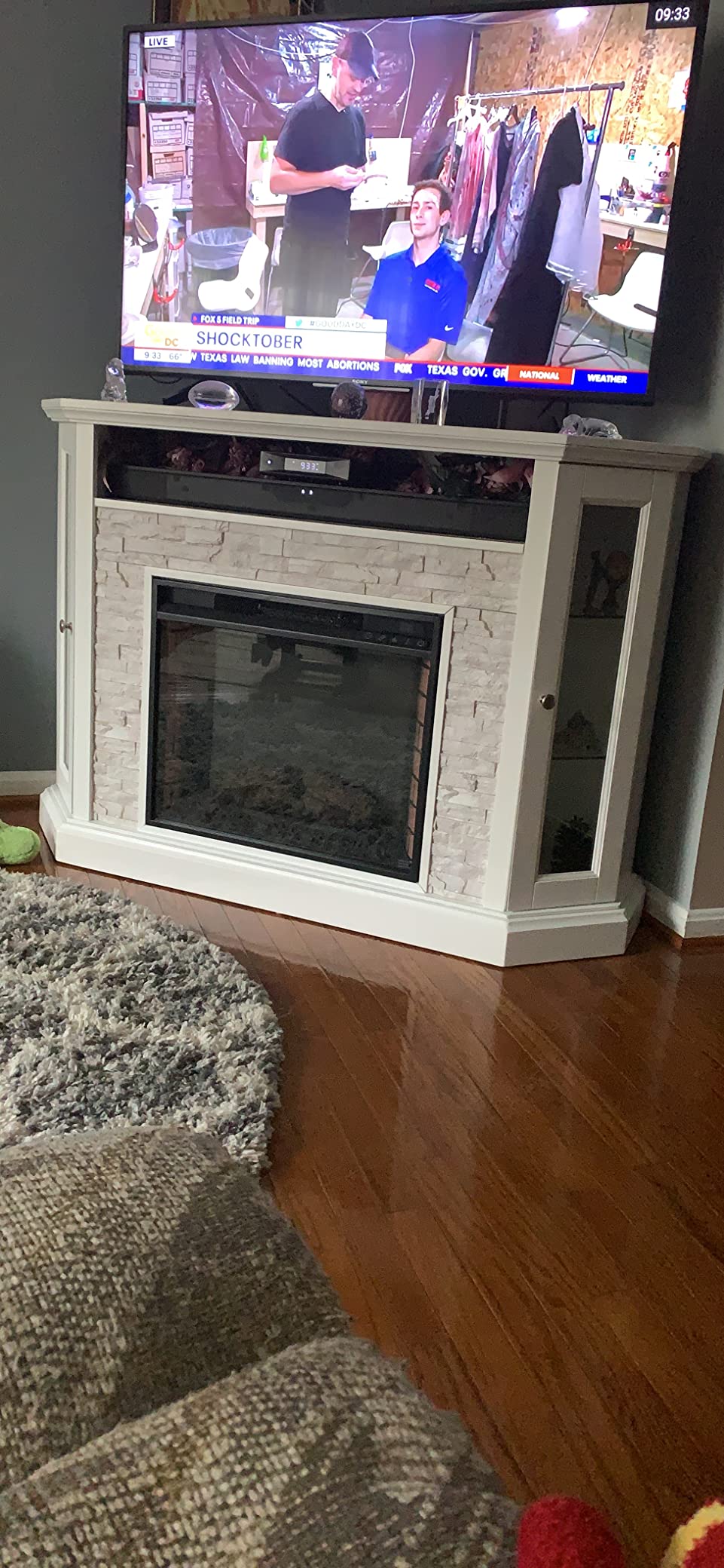 SEI Furniture - Redden Corner-Convertible Electric Fireplace - White - Transitional Design, White Glass and Wood - Ideal for Living Room, Bedroom (FE9393) customer photo 2
