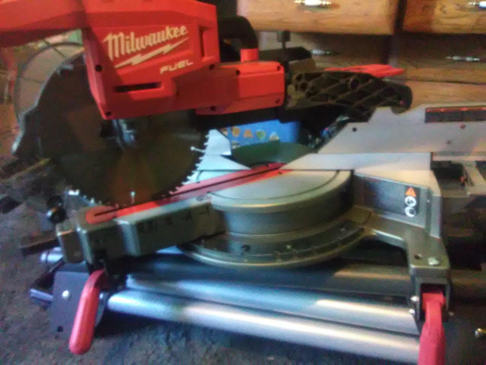 MILWAUKEE ELECTRIC TOOL 2734-21HD M18 Fuel, Dual Bevel, Sliding, Compound Miter Saw, 10
