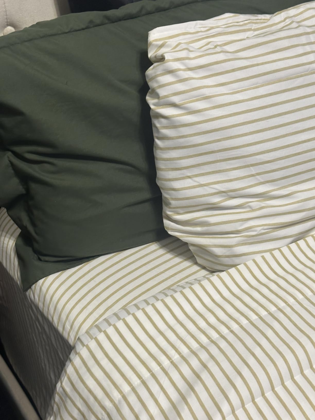 King Size 4 Piece Sheet Set - Comfy Breathable & Cooling Sheets - Dark Grey customer photo 2
